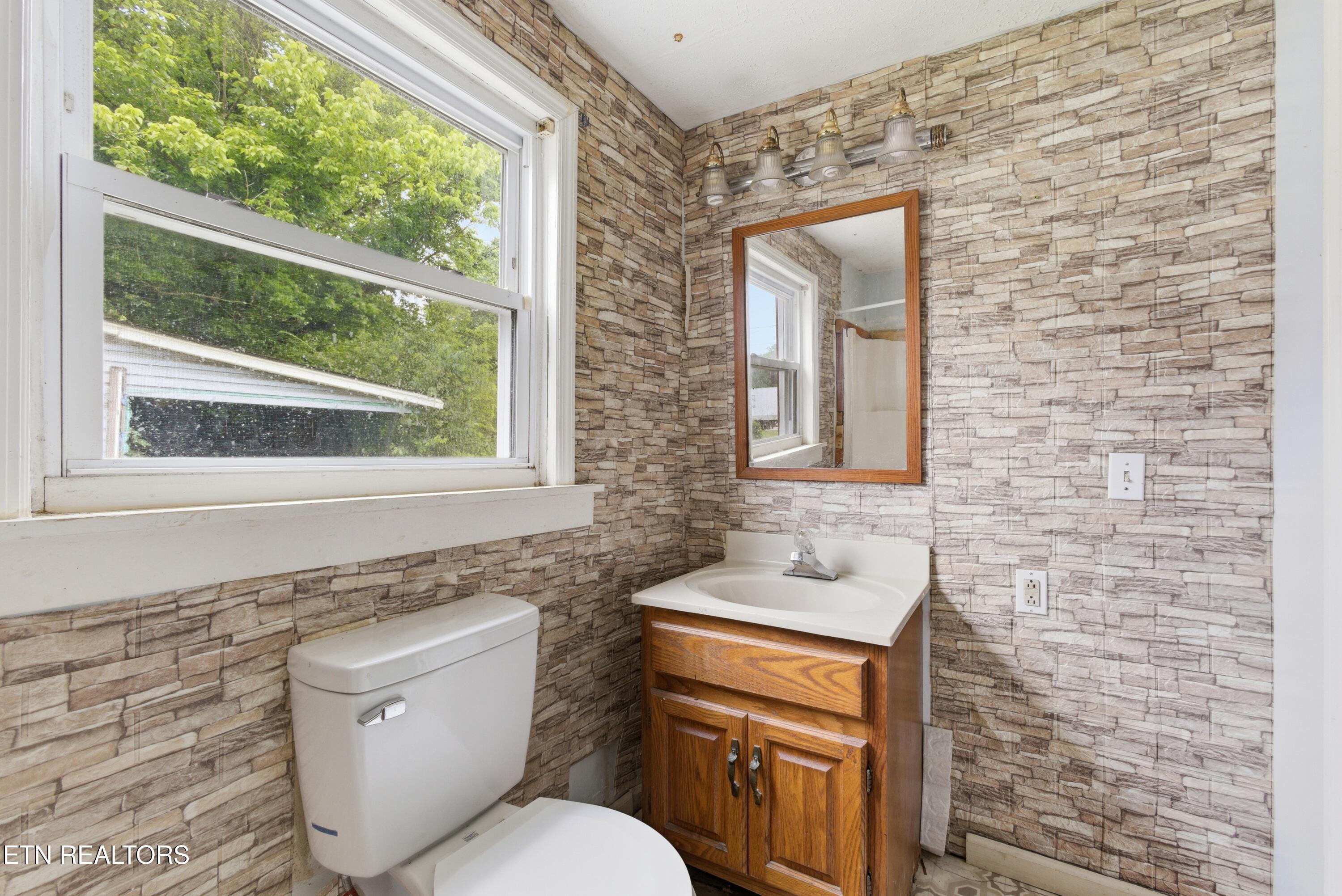 315 S Front Avenue Rockwood TN 37854