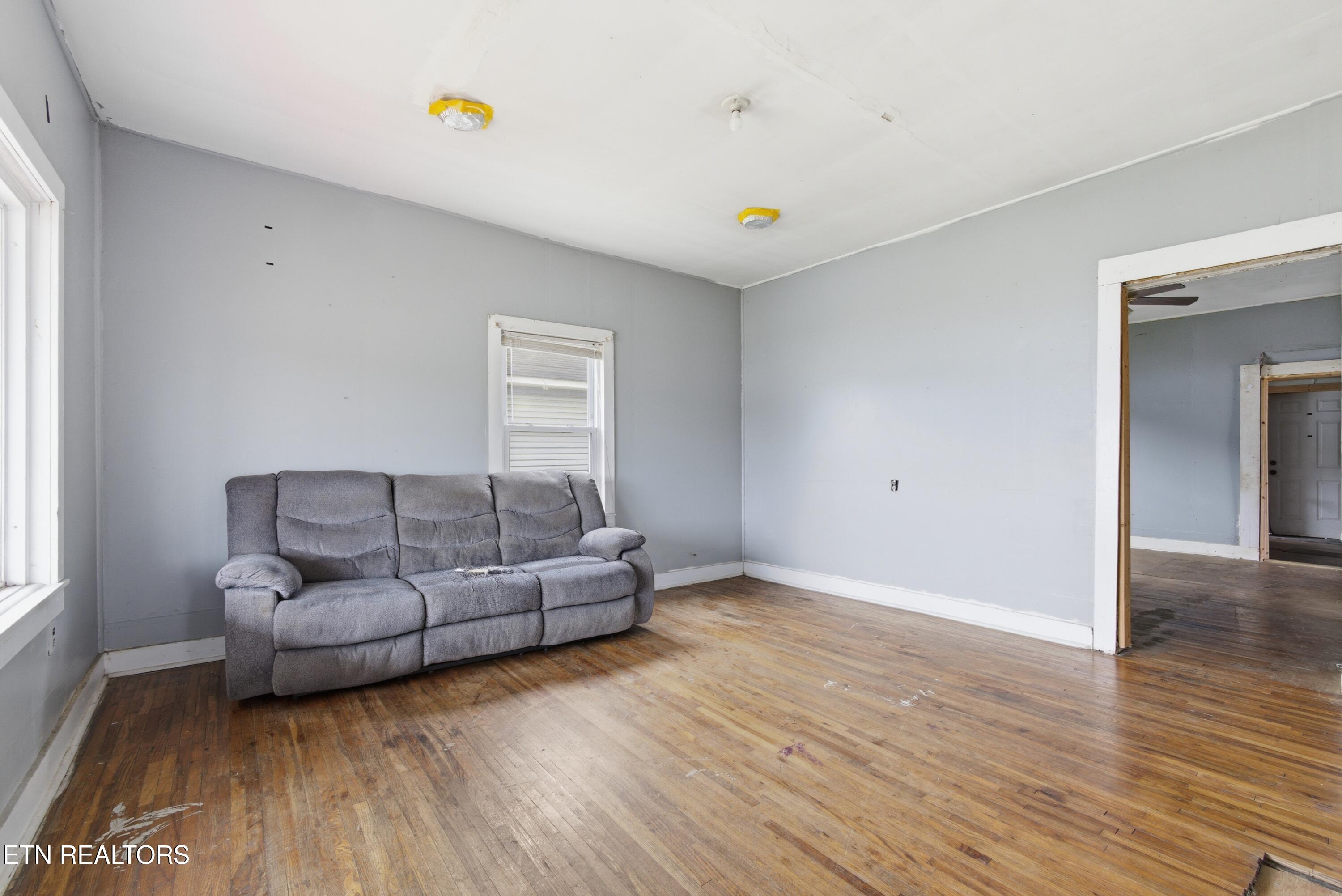 315 S Front Avenue Rockwood TN 37854