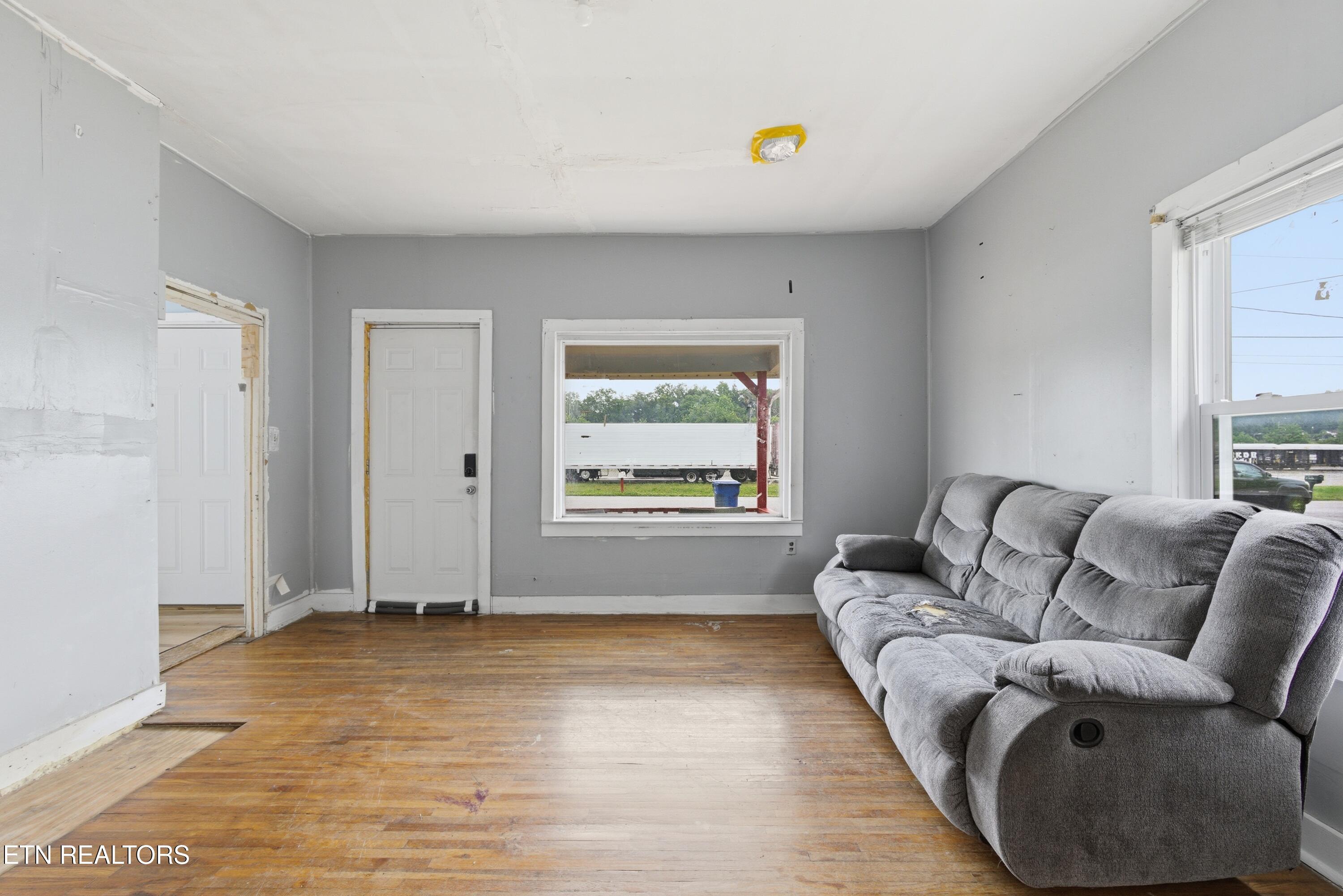 315 S Front Avenue Rockwood TN 37854