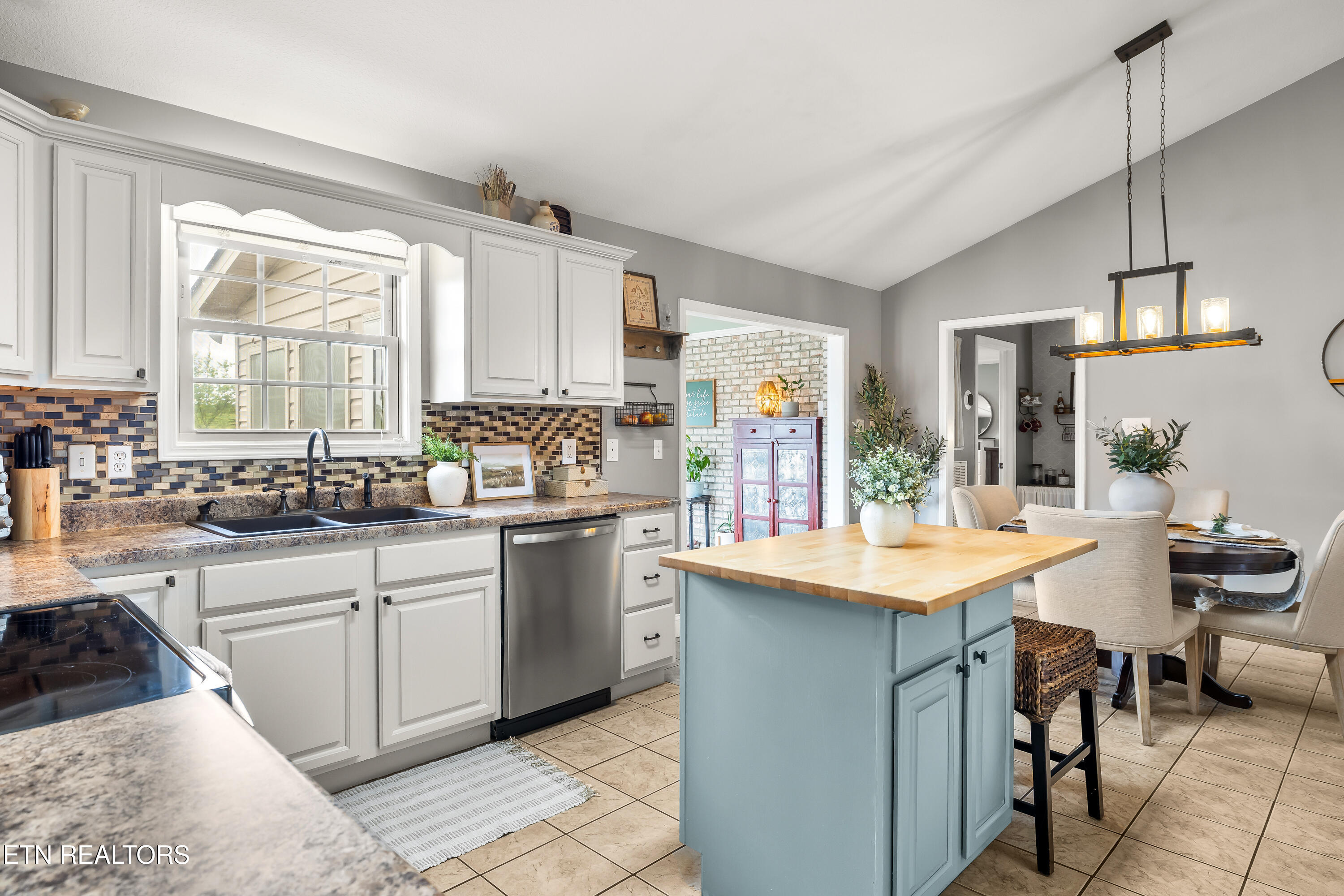 1518 Caleb Trail Greenback TN 37742