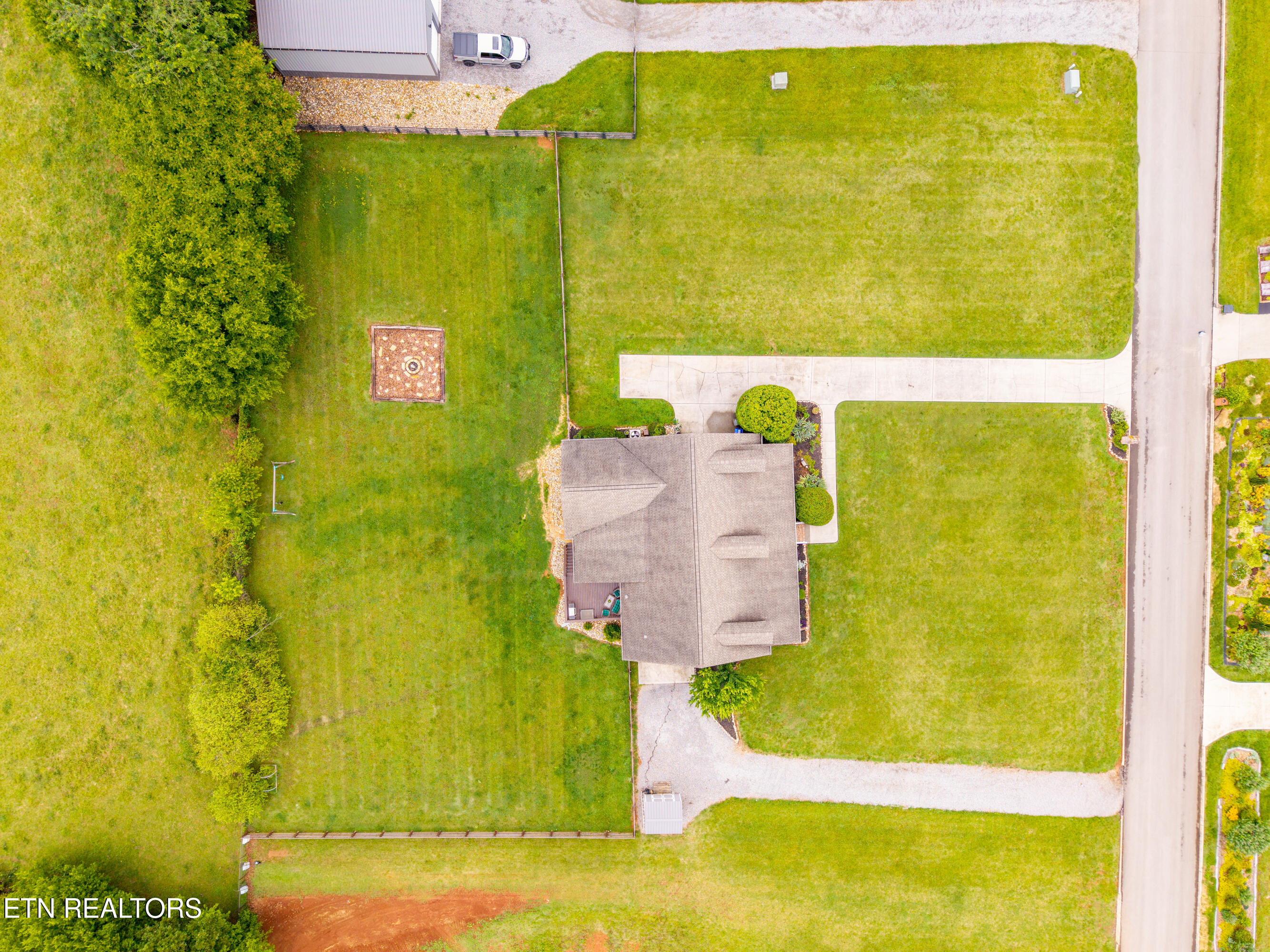 1518 Caleb Trail Greenback TN 37742