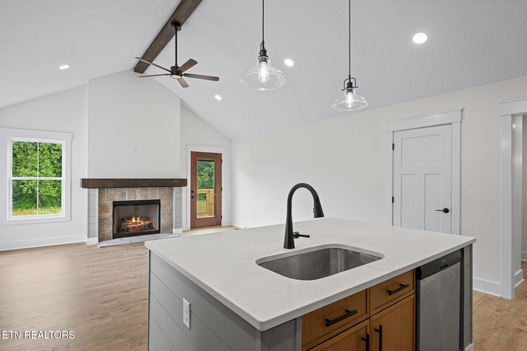 2551 Hinds Creek Road Heiskell TN 37754