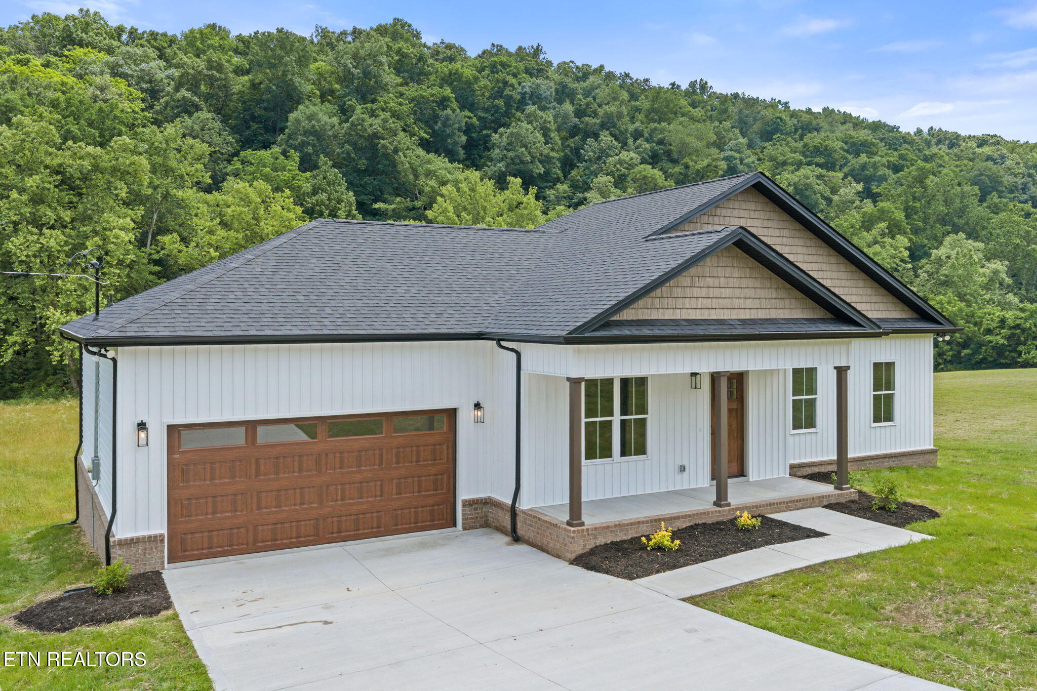 2551 Hinds Creek Road Heiskell TN 37754