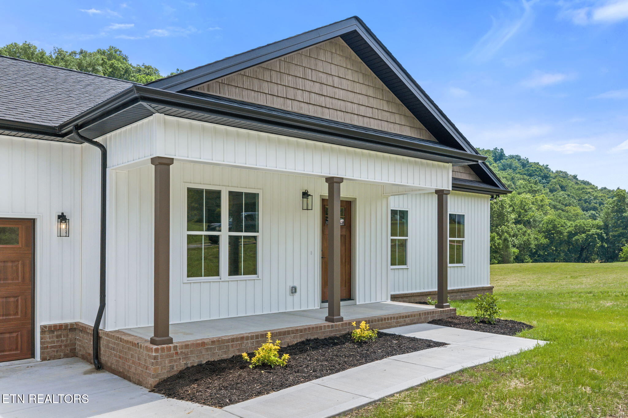 2551 Hinds Creek Road Heiskell TN 37754