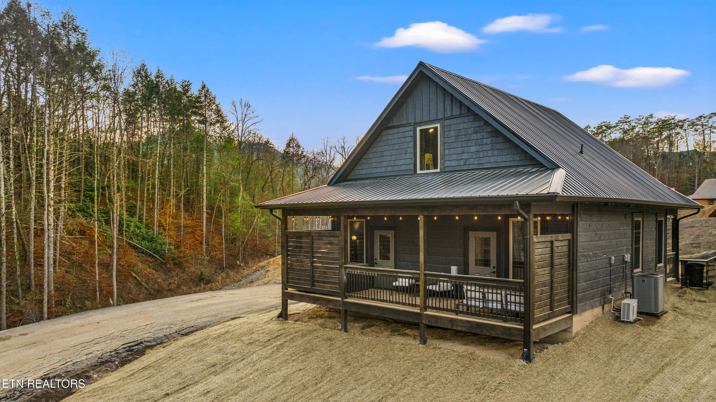 564 Warbonnet Way Pigeon Forge TN 37863