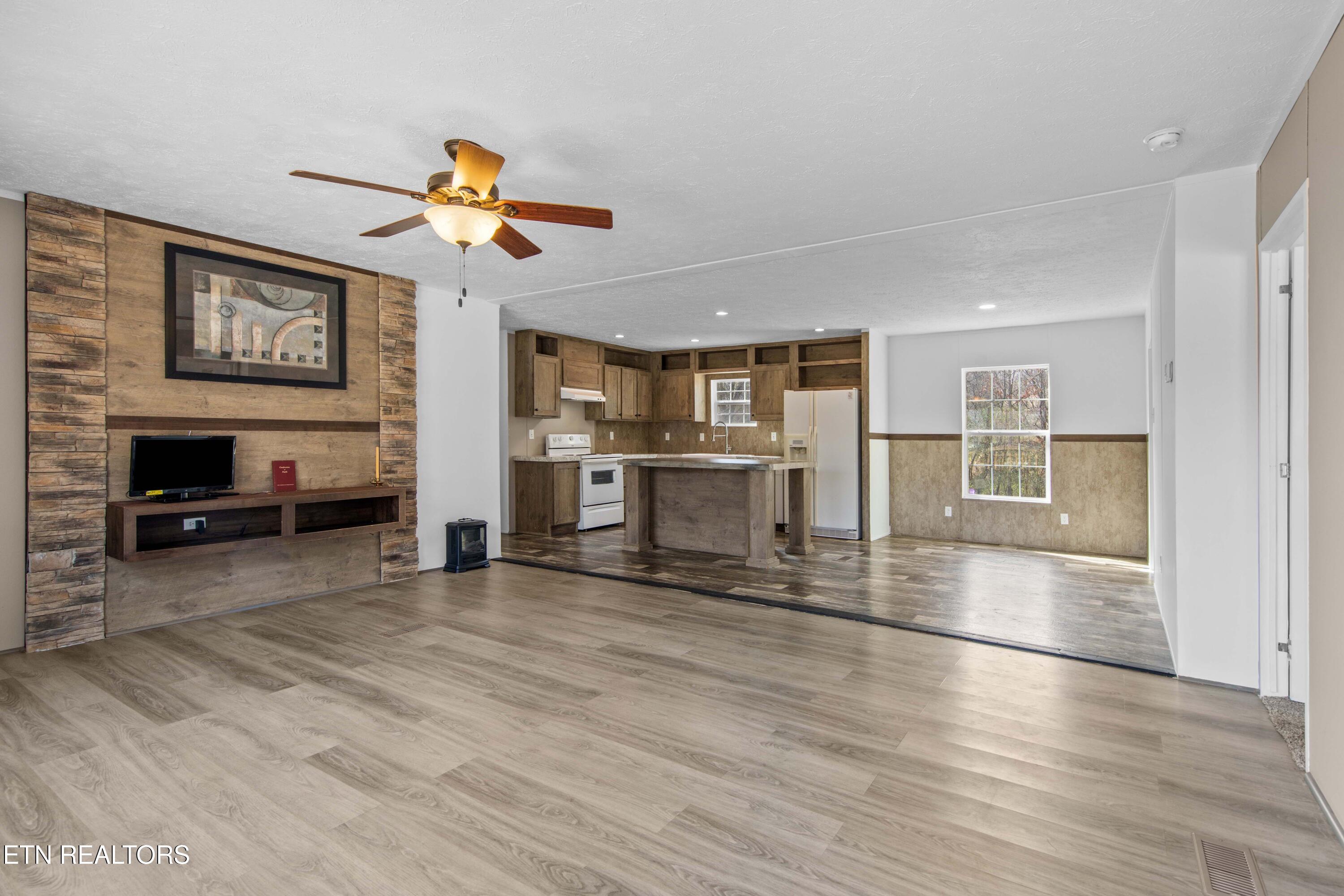 523 N Point Road Sweetwater TN 37874