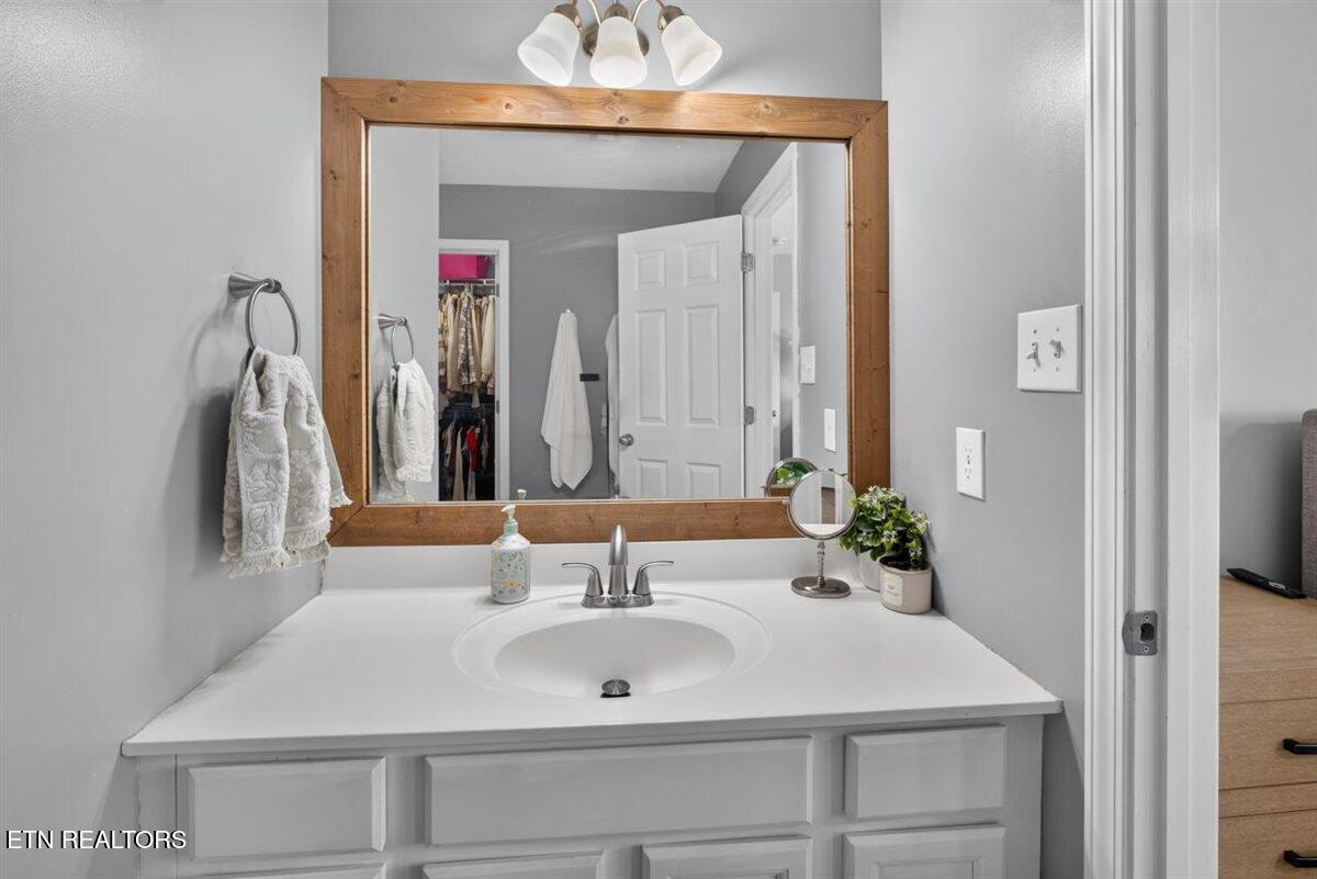 6109 Starflower Lane Powell TN 37849