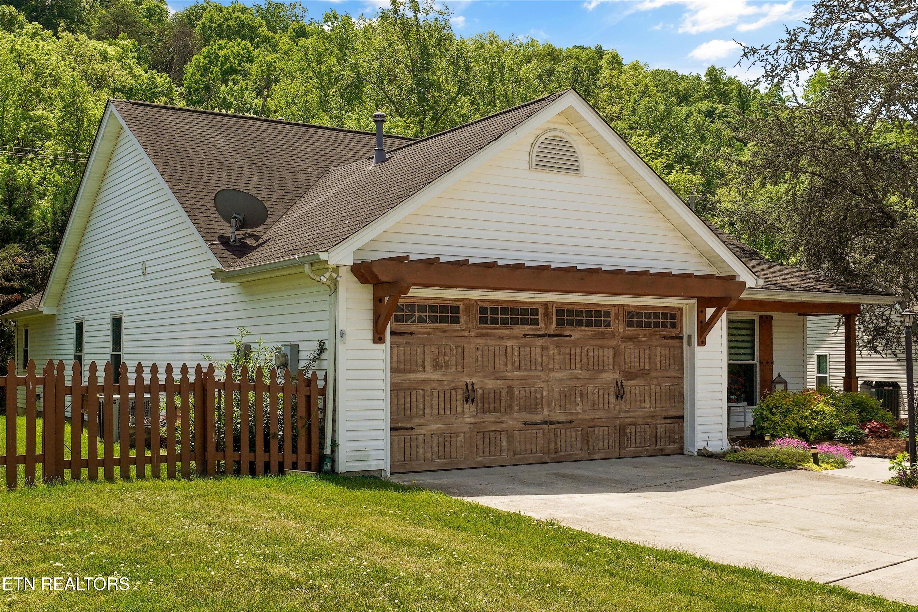 1408 Mandrell Drive Knoxville TN 37918