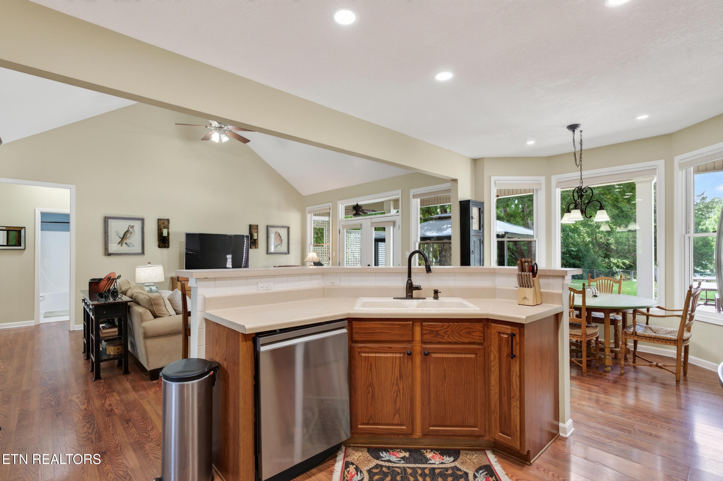 186 Lakeview Cove Drive Loudon TN 37774