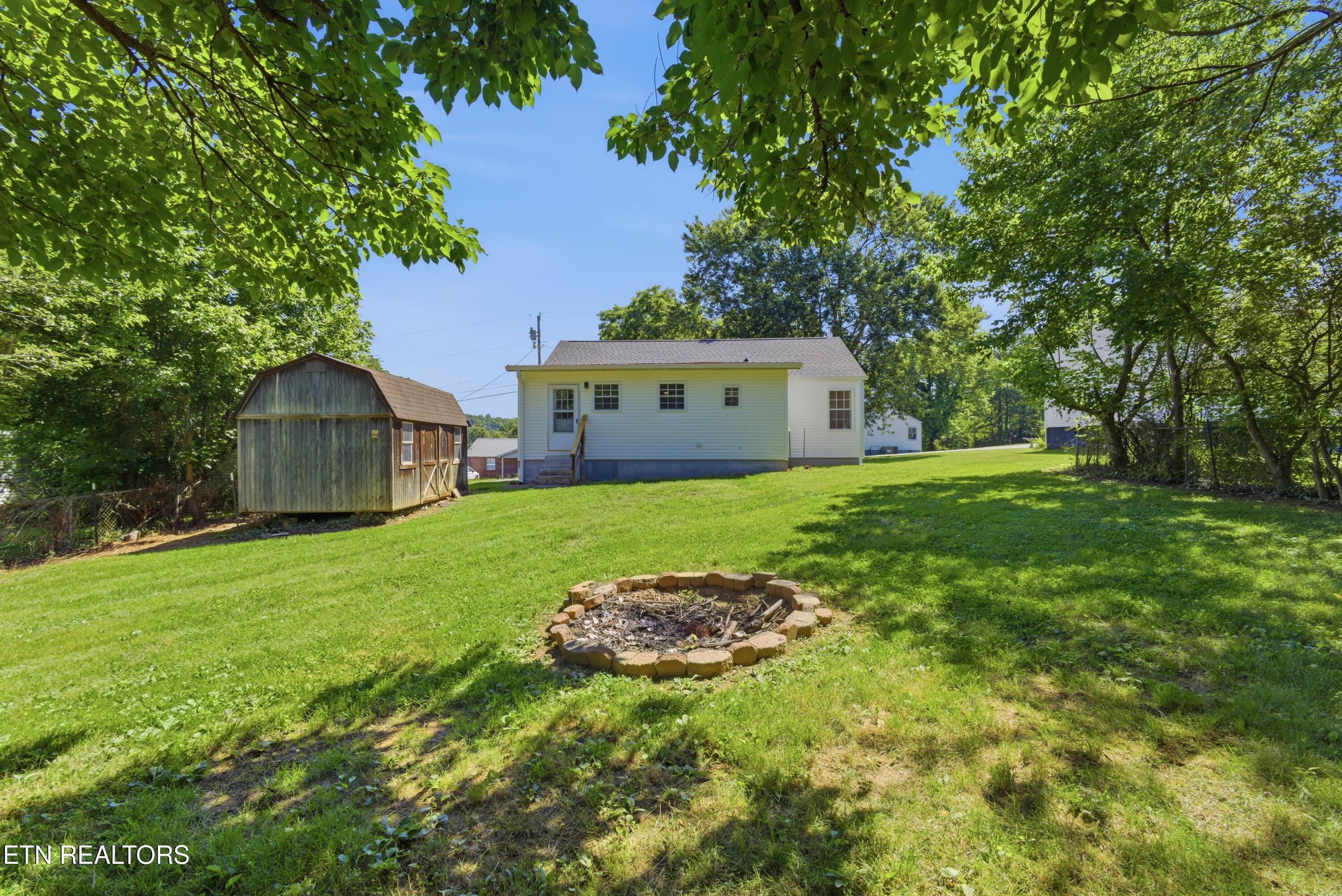 212 Sunset Drive Harriman TN 37748