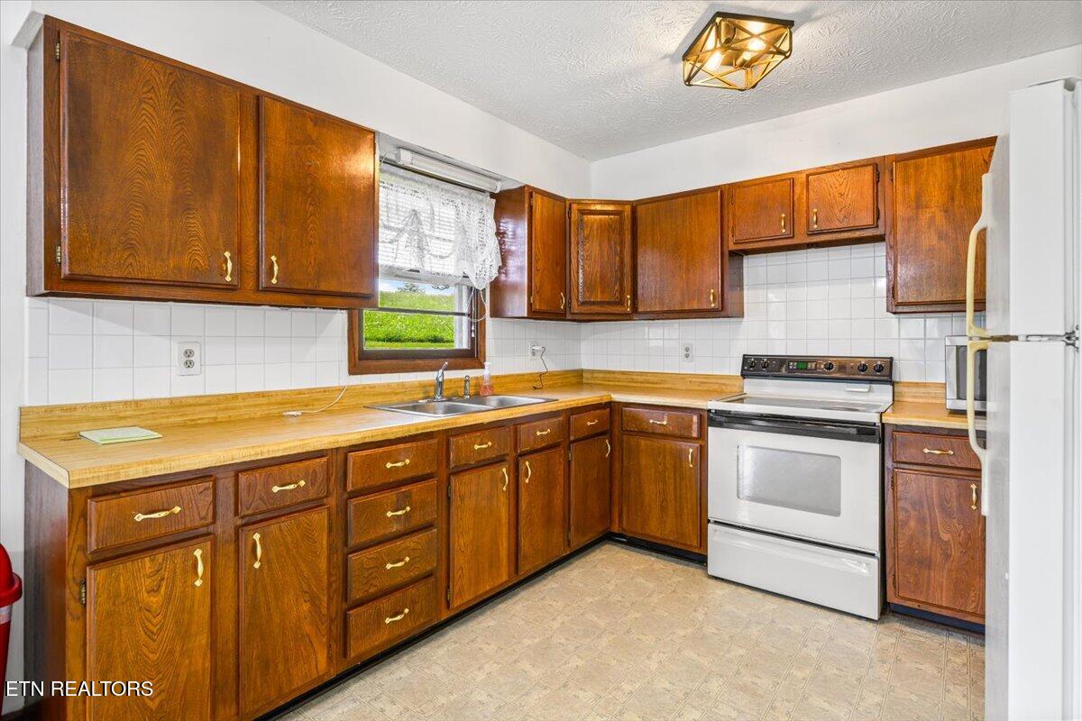 3824 Demory Road Lafollette TN 37766
