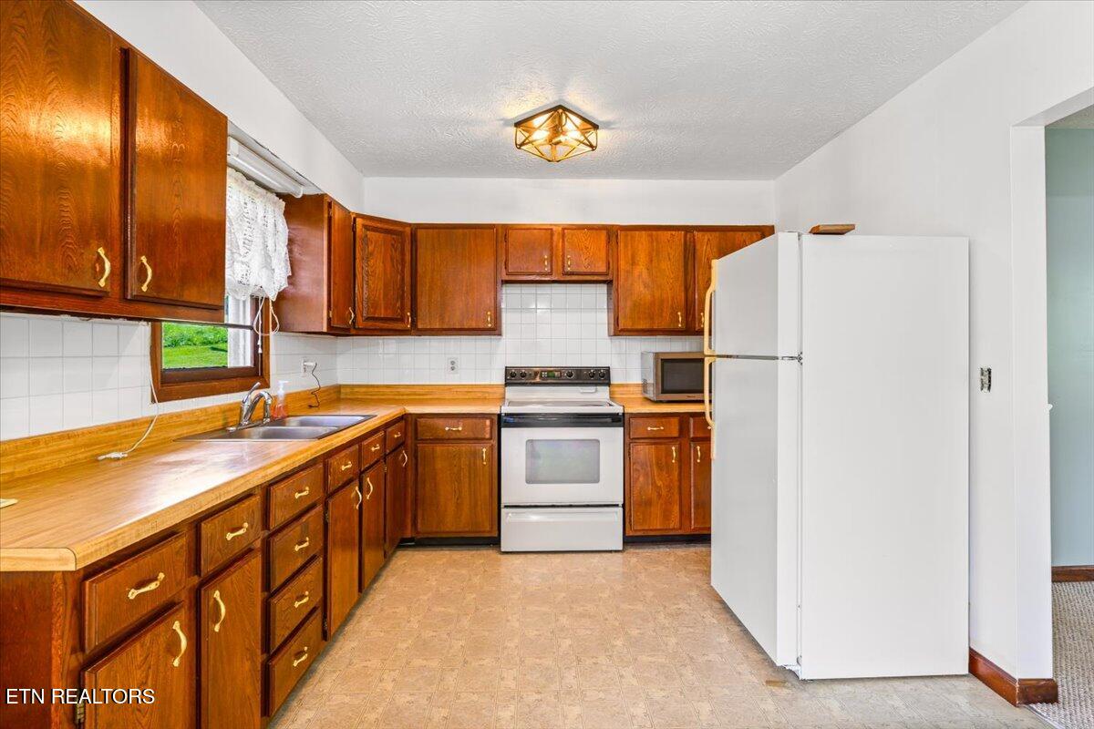 3824 Demory Road Lafollette TN 37766