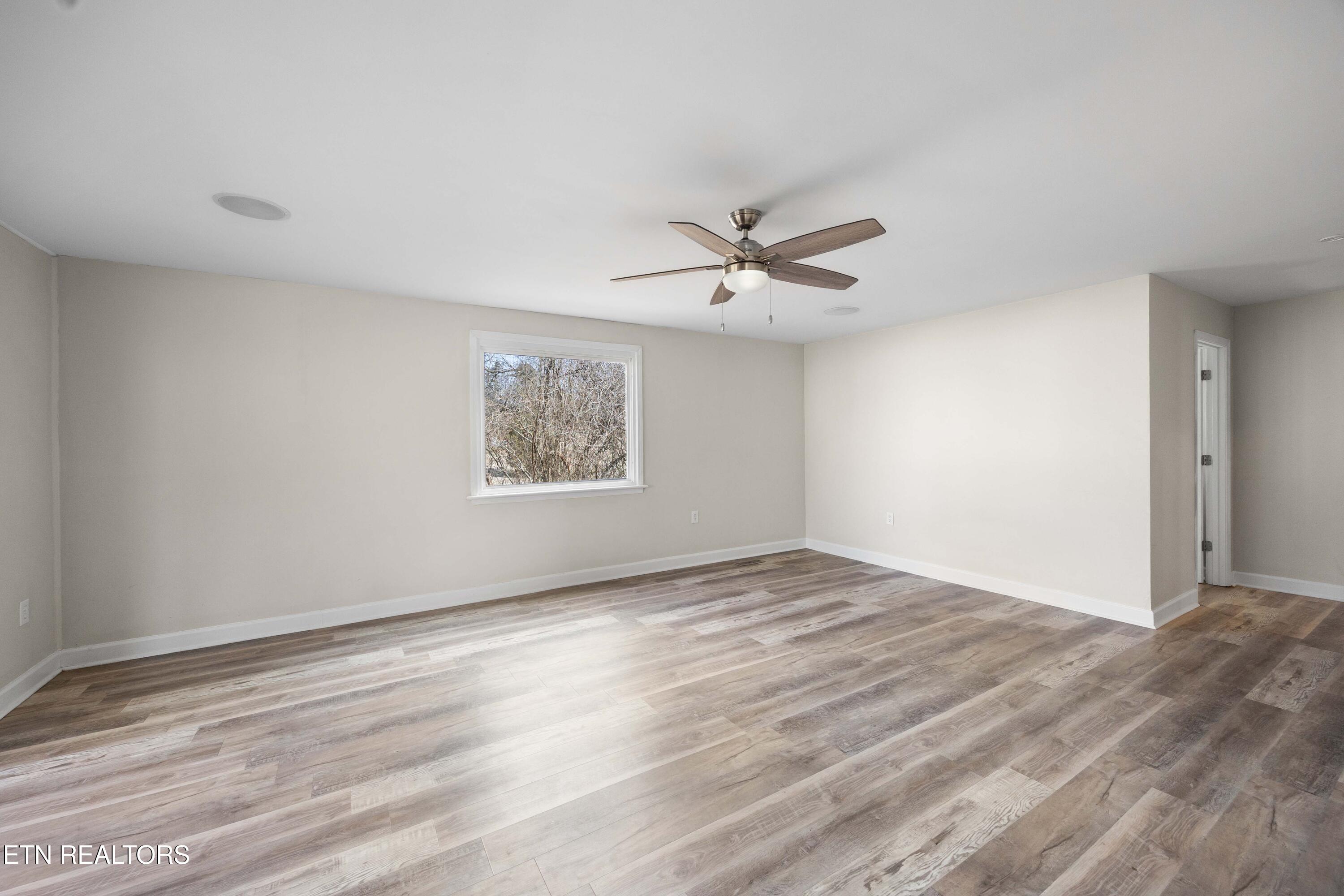 466 Hidden Valley Road Clinton TN 37716