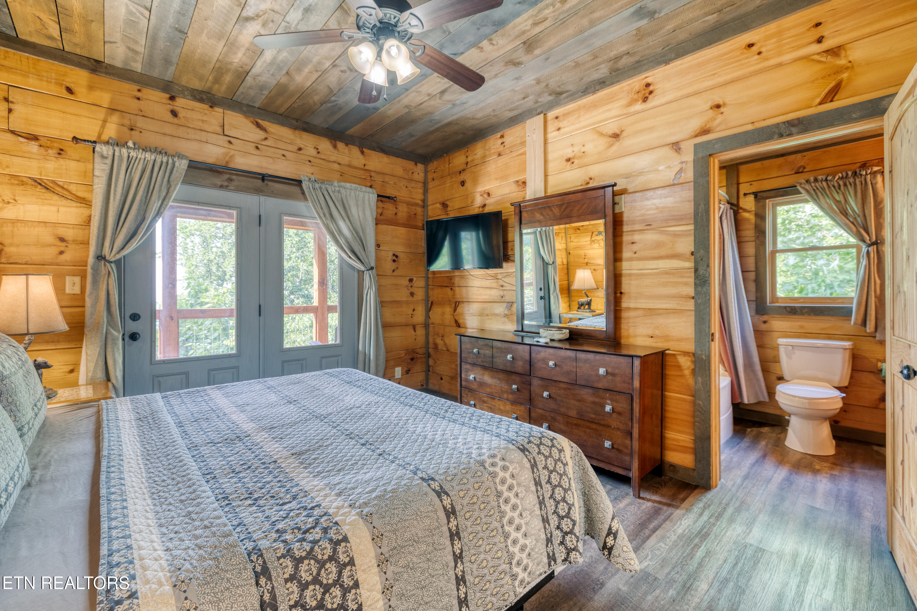 809 Pinecrest Way Sevierville TN 37862