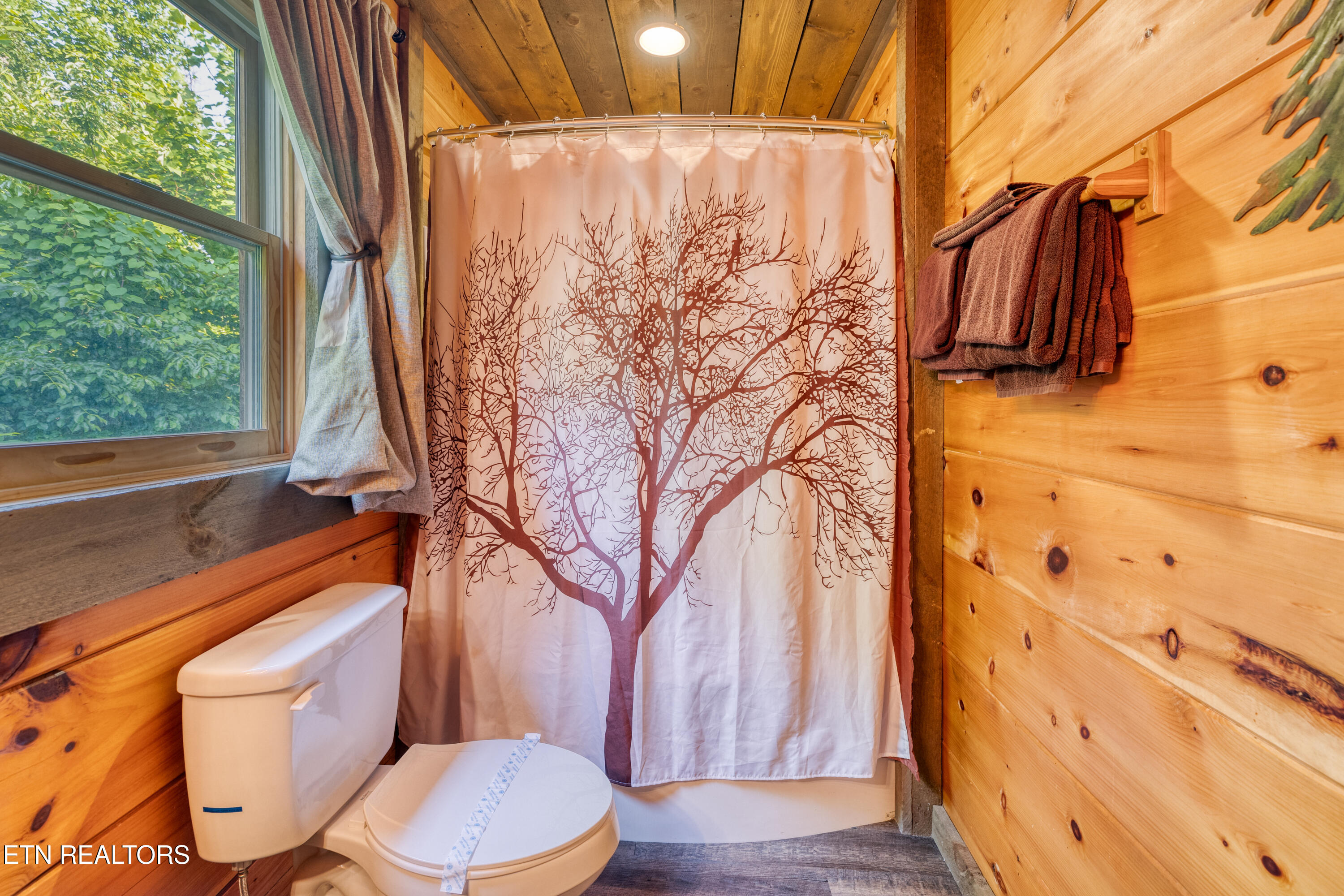 809 Pinecrest Way Sevierville TN 37862