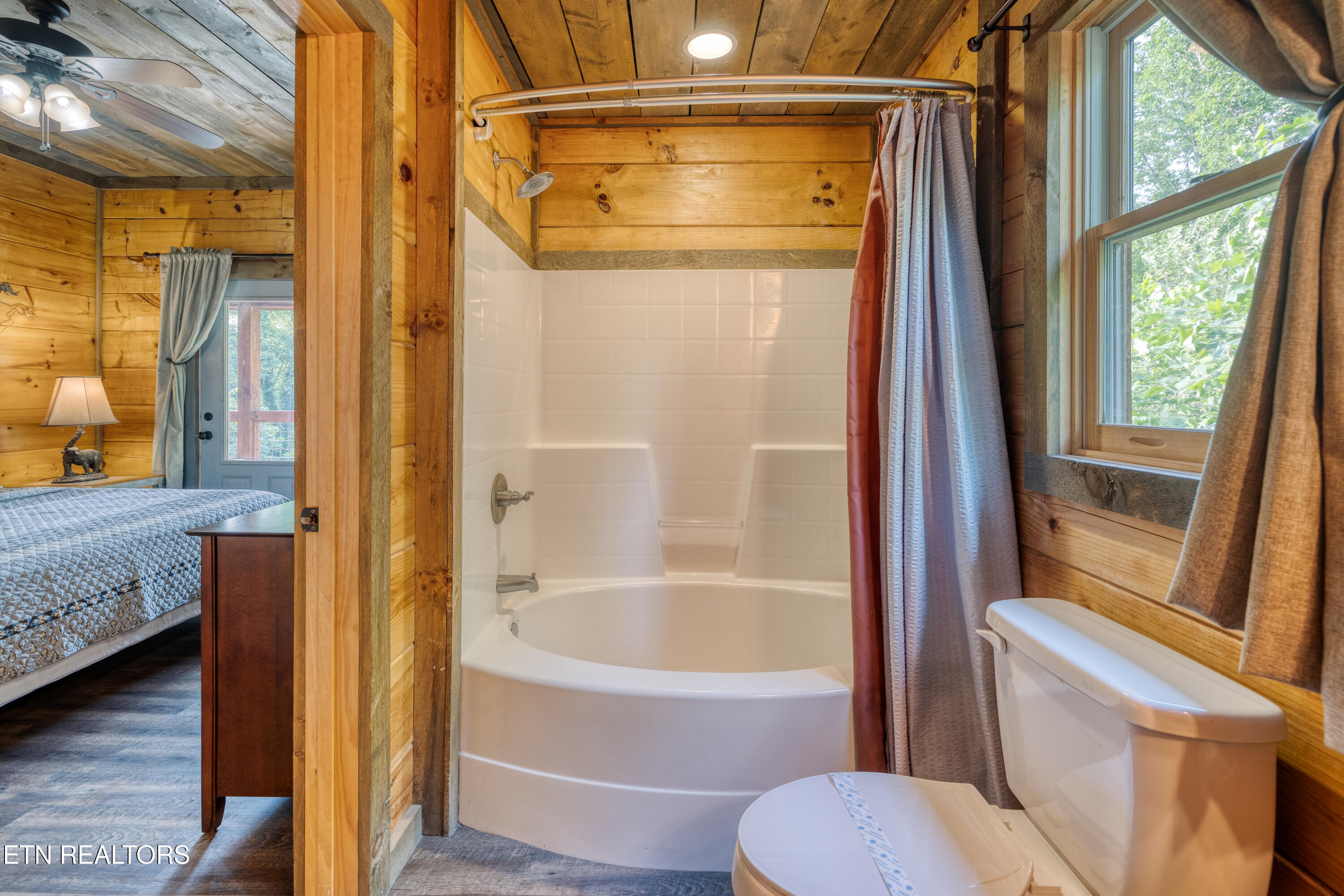 809 Pinecrest Way Sevierville TN 37862