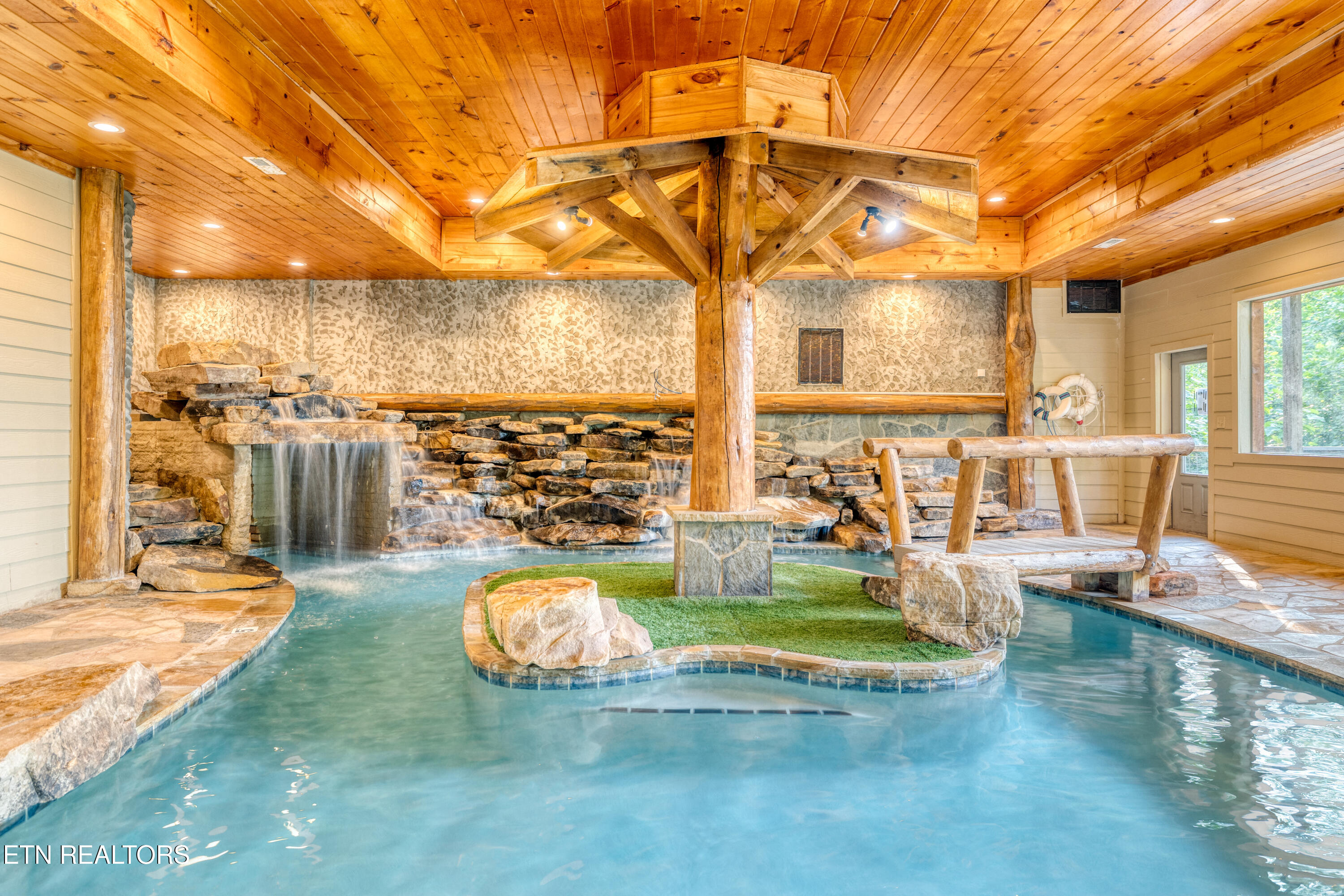 809 Pinecrest Way Sevierville TN 37862