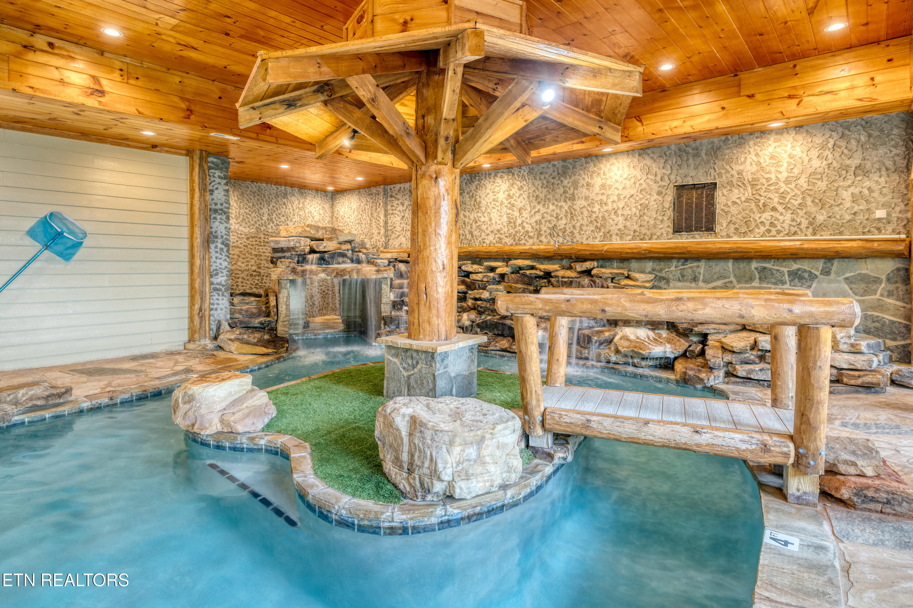 809 Pinecrest Way Sevierville TN 37862