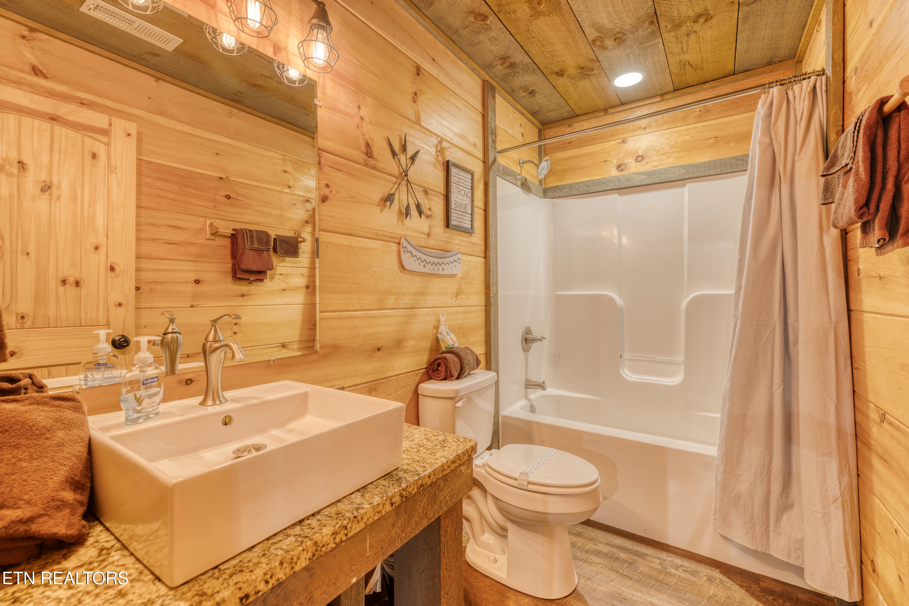 809 Pinecrest Way Sevierville TN 37862