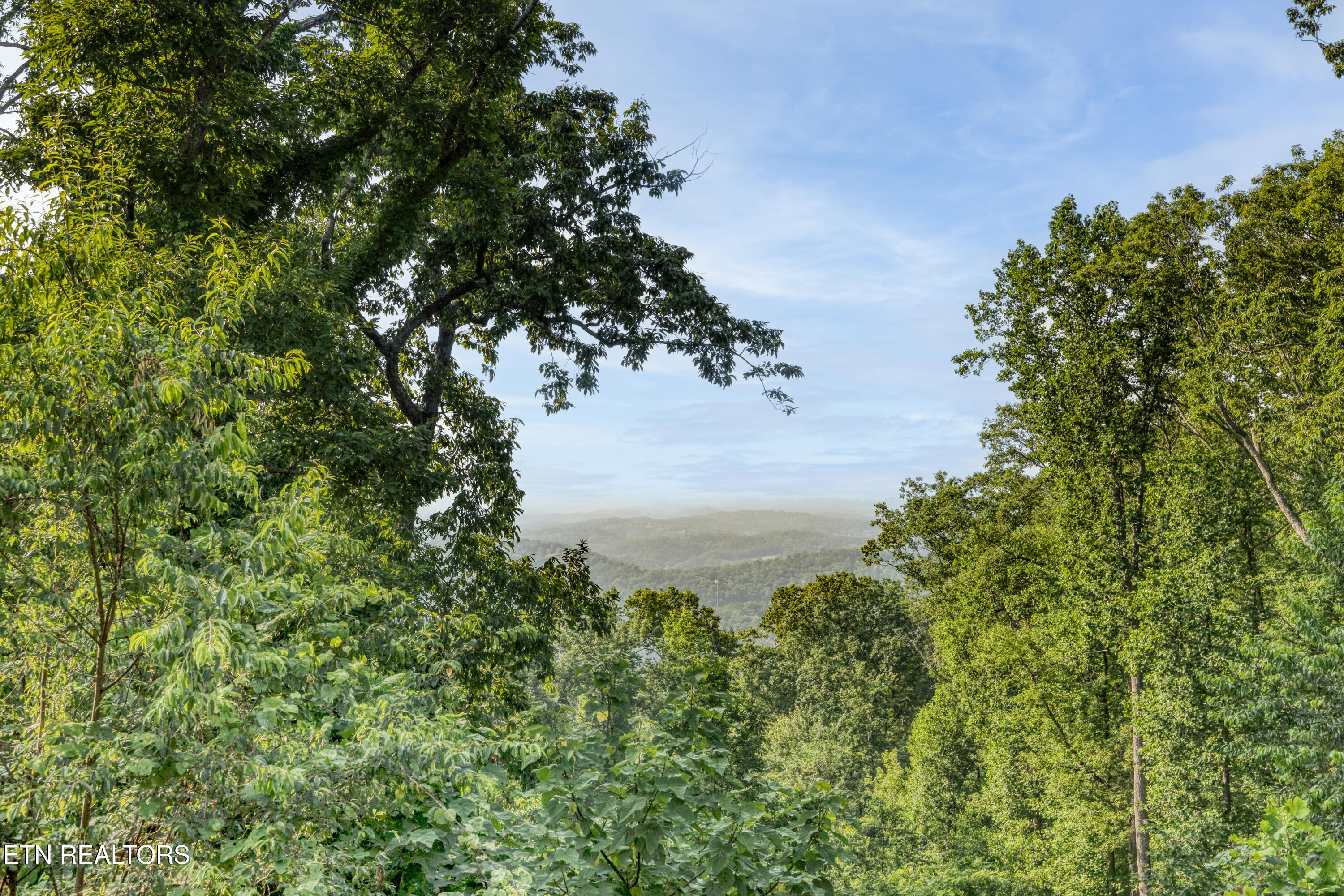 809 Pinecrest Way Sevierville TN 37862