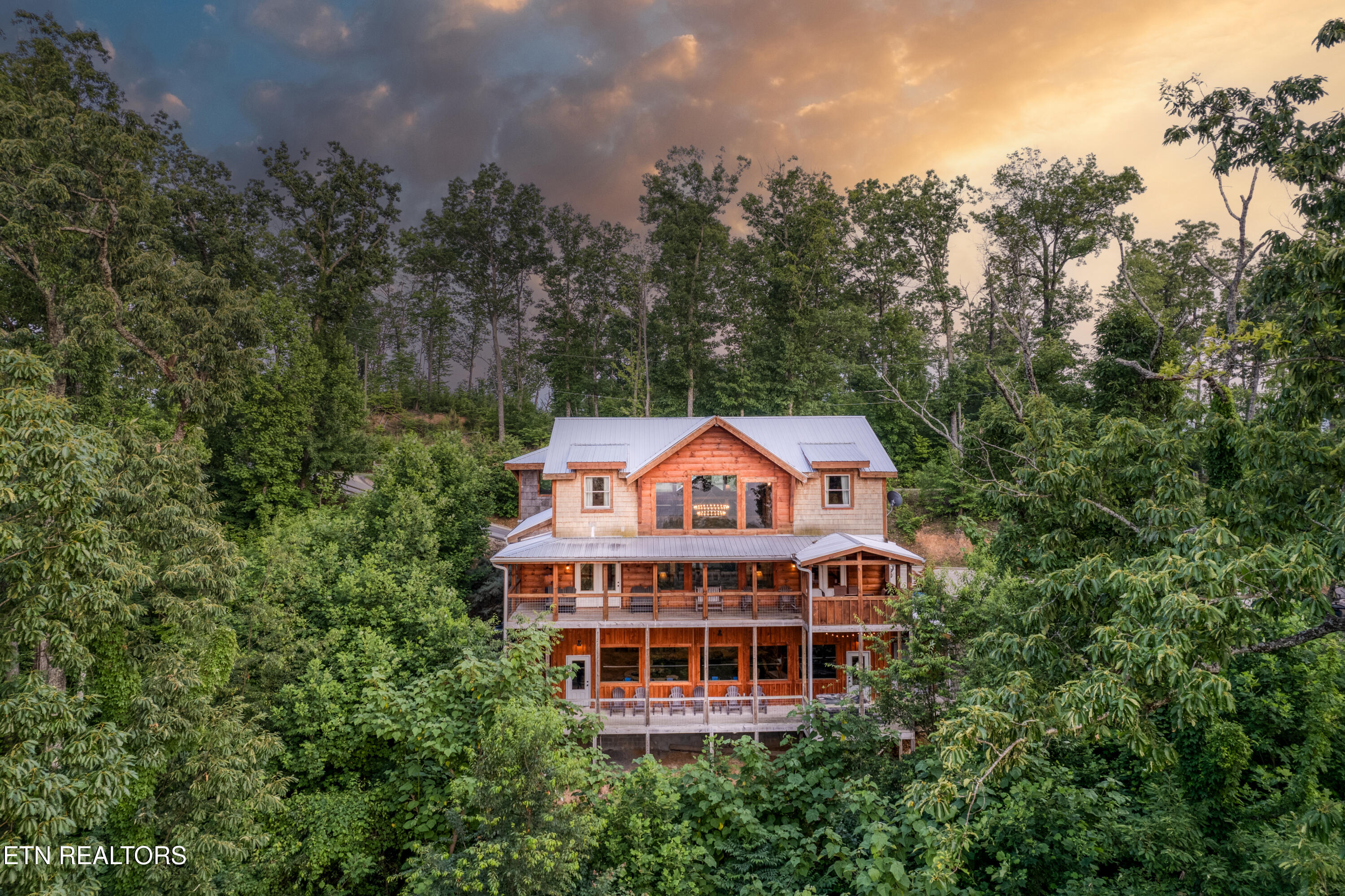809 Pinecrest Way Sevierville TN 37862