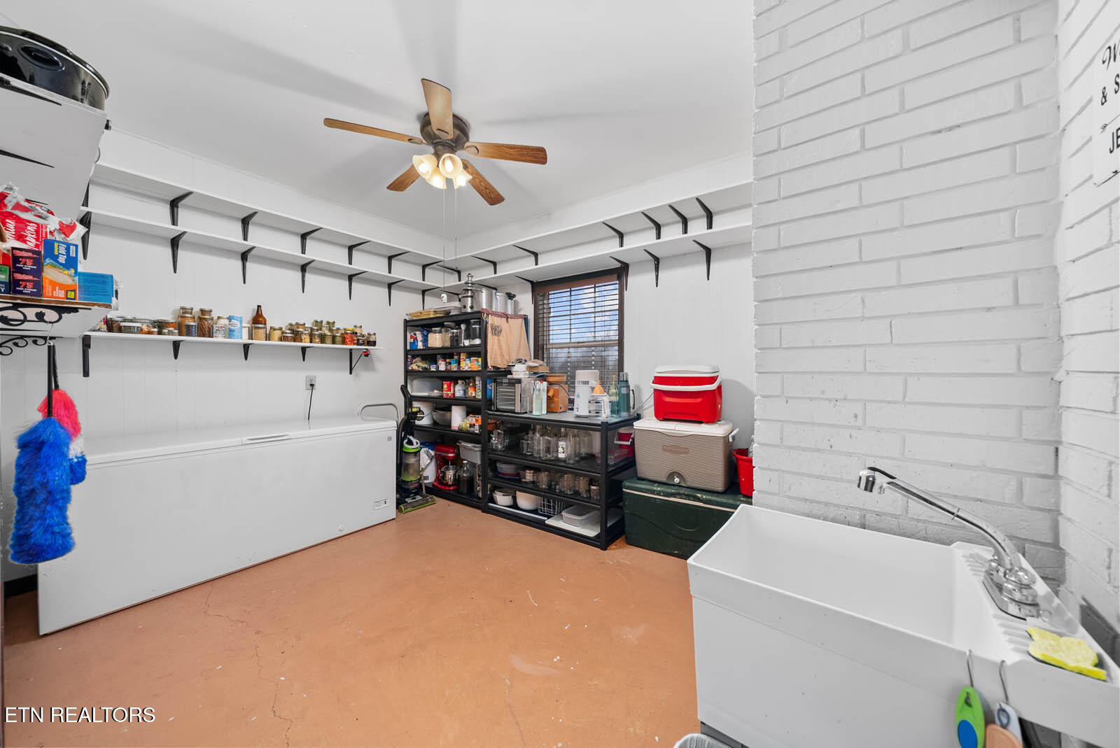 64 Pugh Road Crossville TN 38555