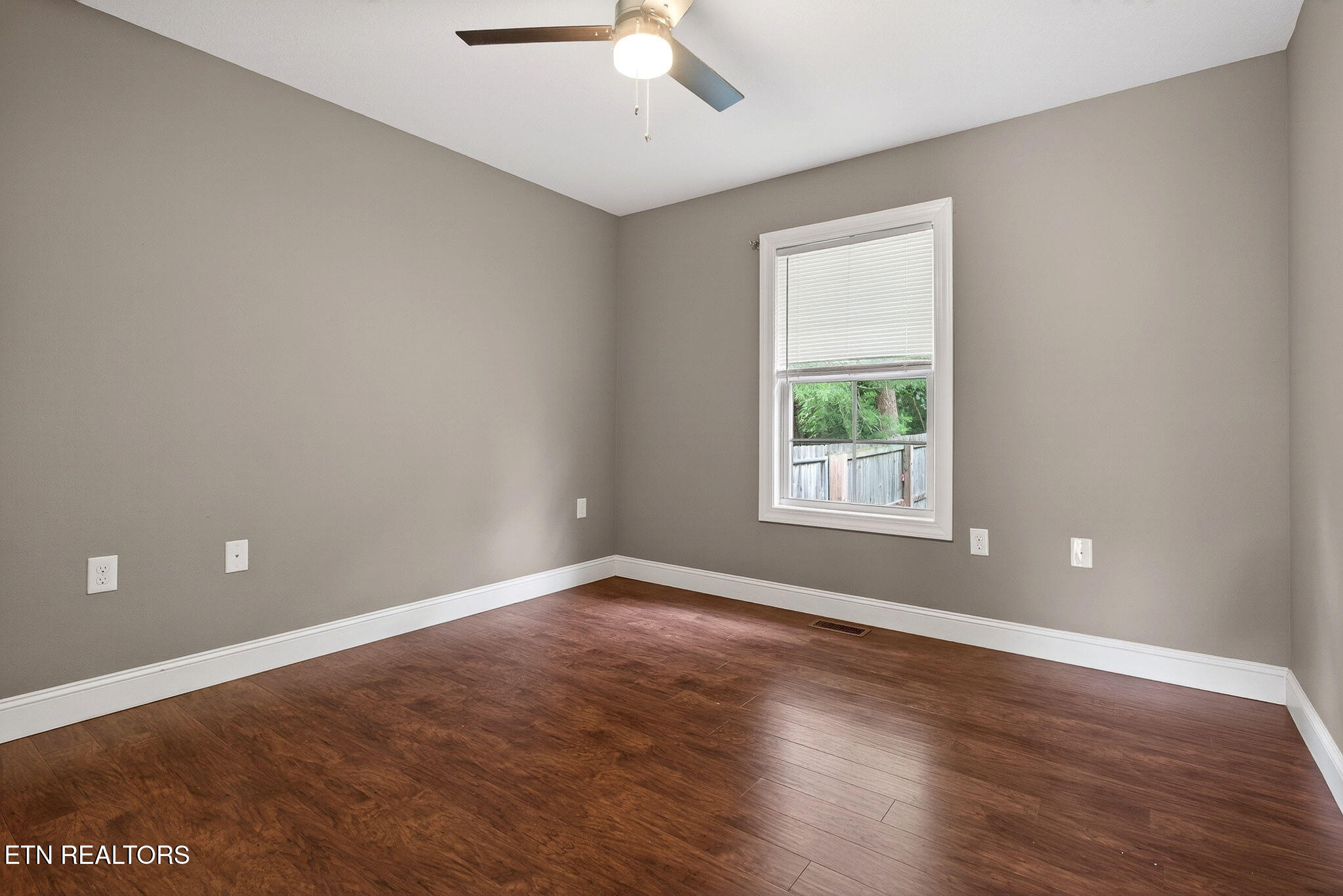 2689 Spruce Loop Crossville TN 38555