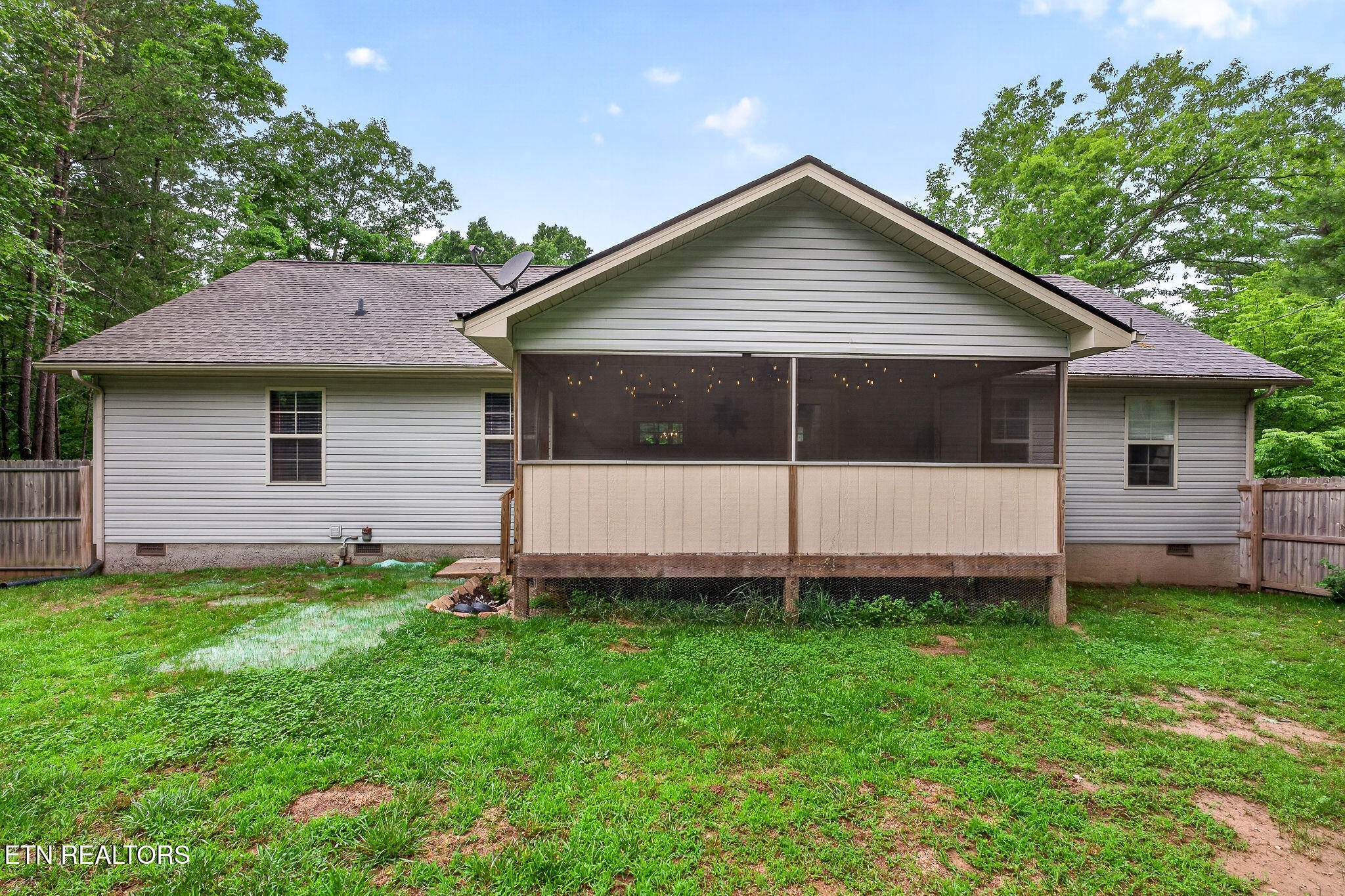 2689 Spruce Loop Crossville TN 38555
