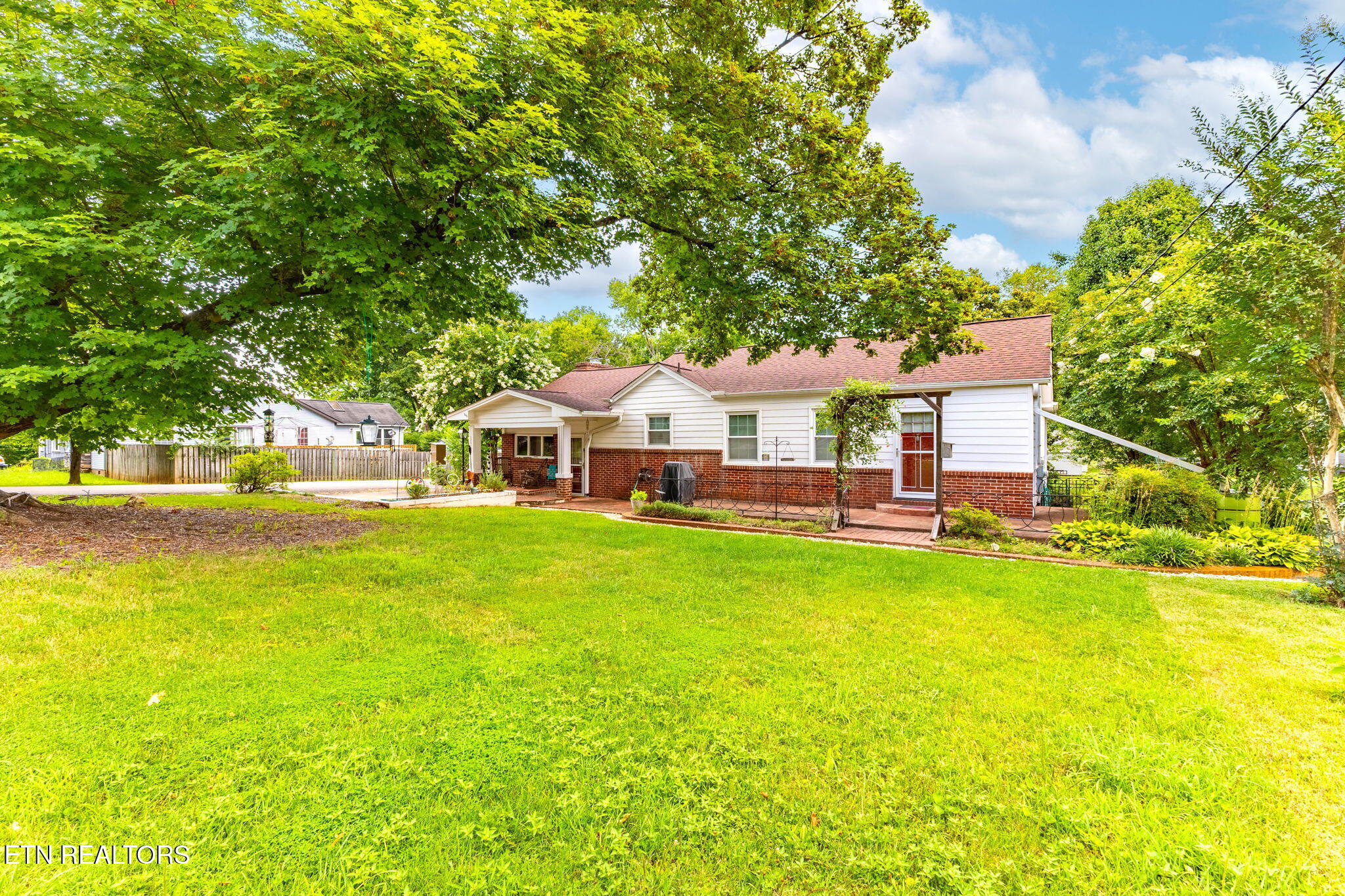 2201 Lloyd Avenue Knoxville TN 37920
