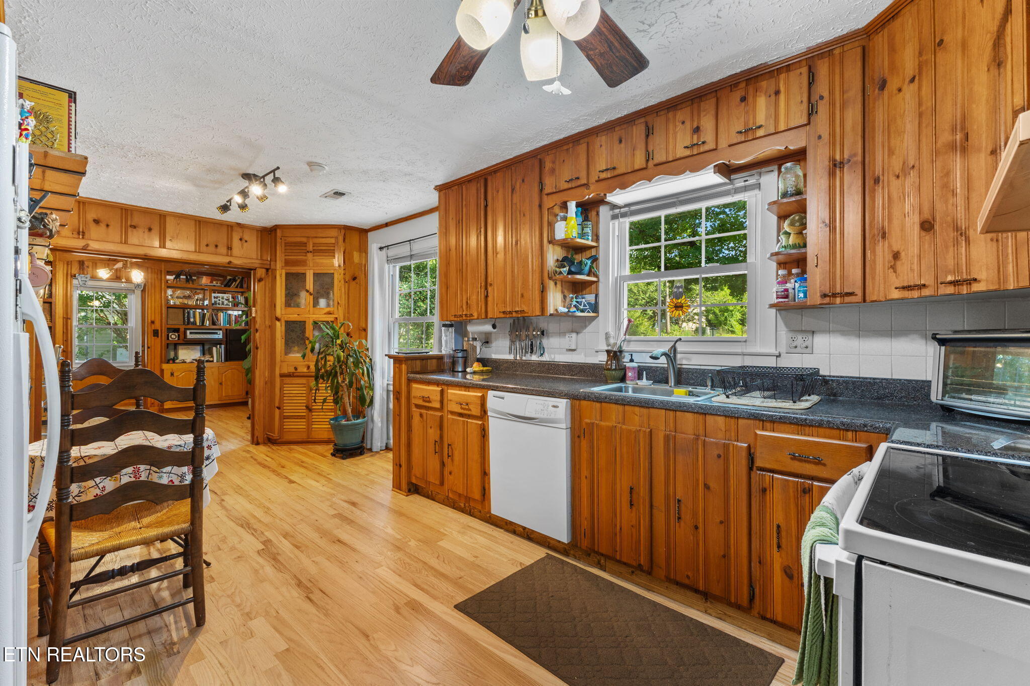 2201 Lloyd Avenue Knoxville TN 37920