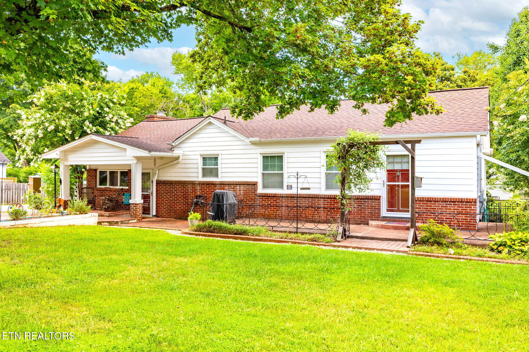 2201 Lloyd Avenue Knoxville TN 37920