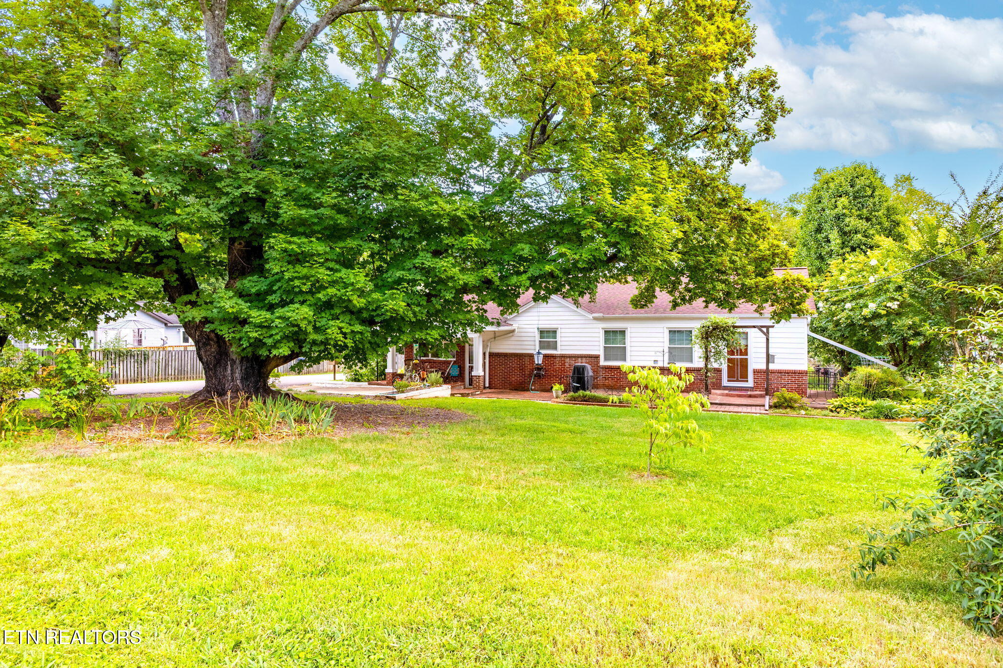 2201 Lloyd Avenue Knoxville TN 37920