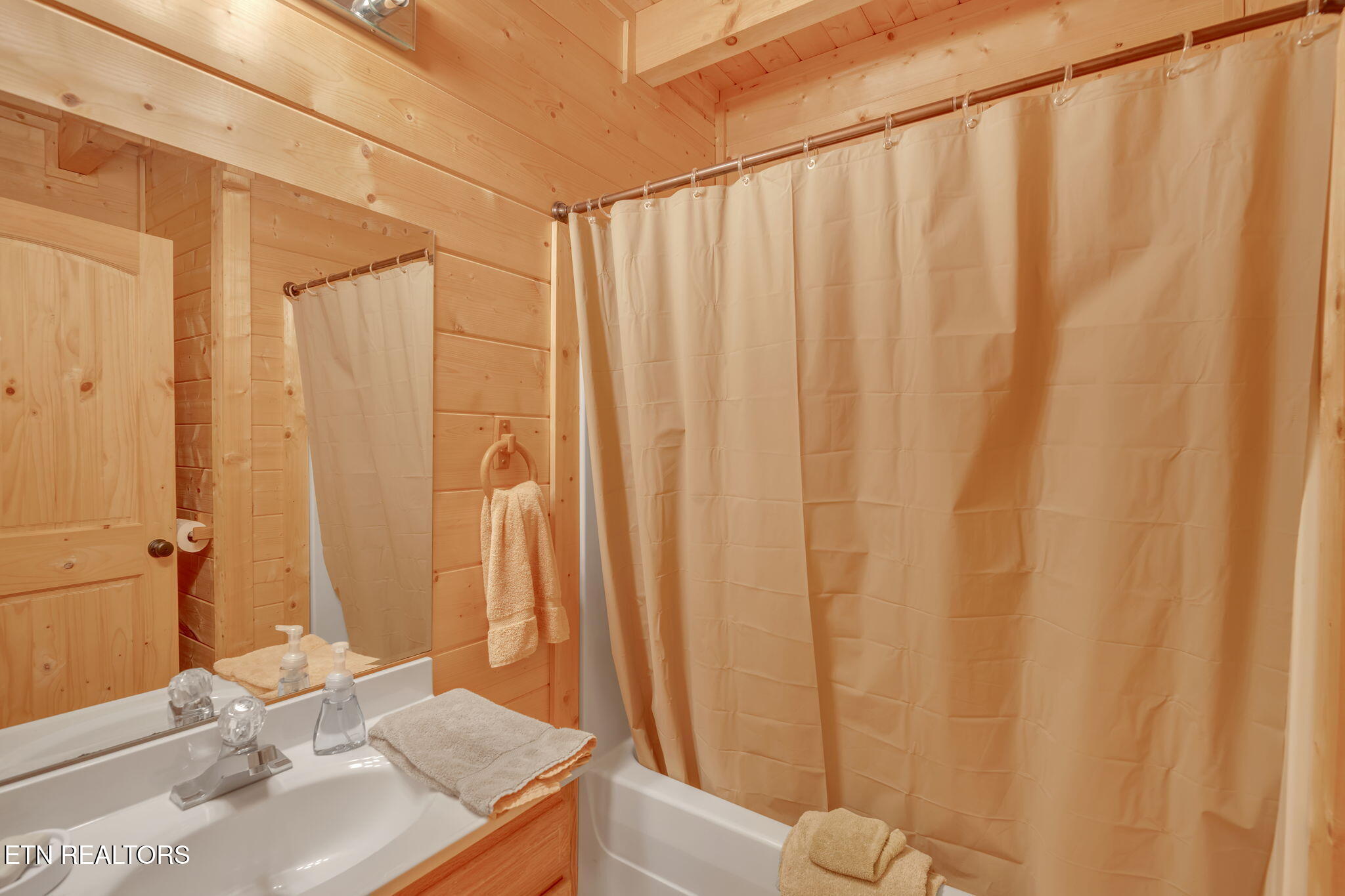 319 Four Mile Creek Road Deer Lodge TN 37726