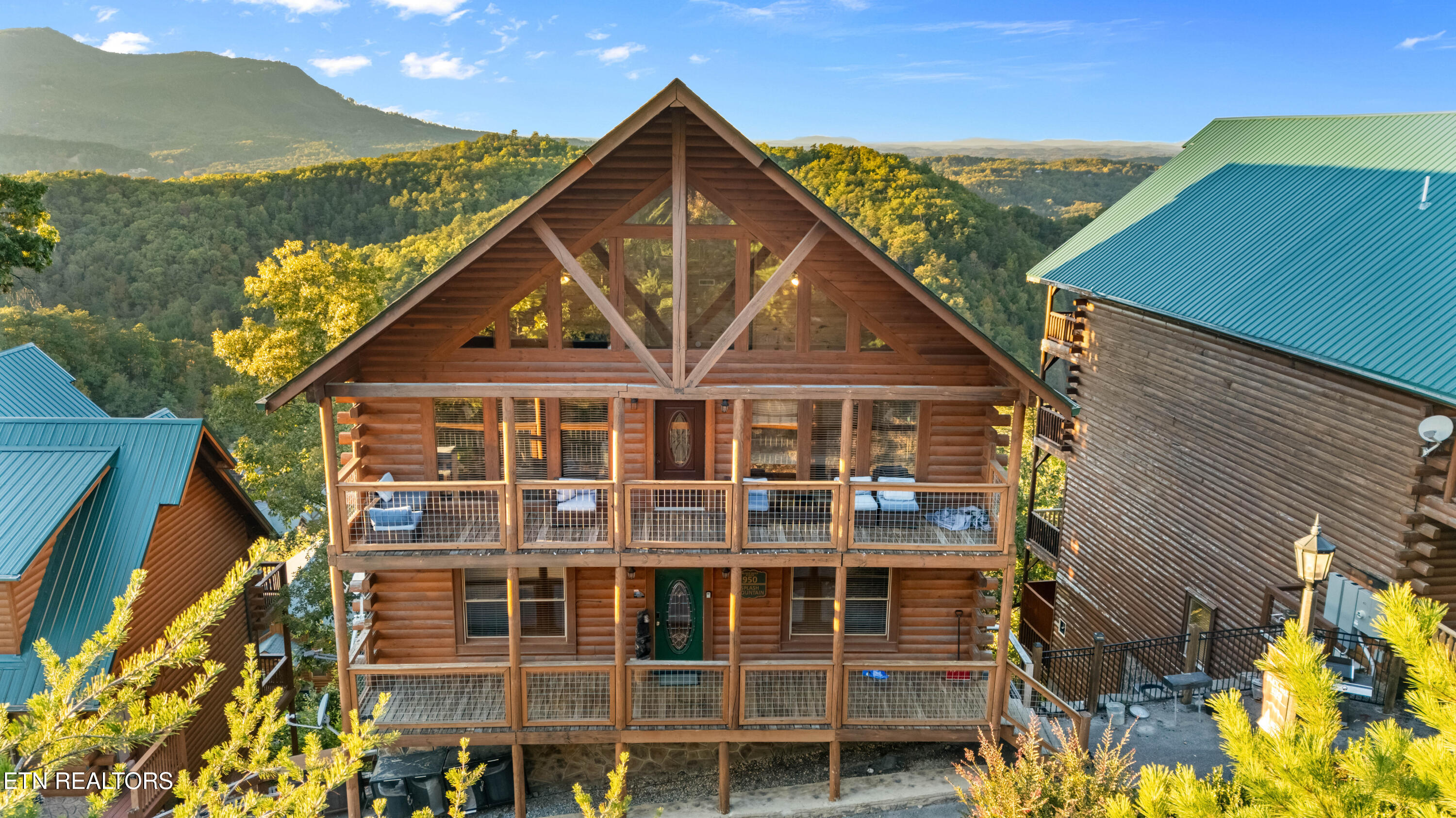 950 Black Bear Cub Way Sevierville TN 37862