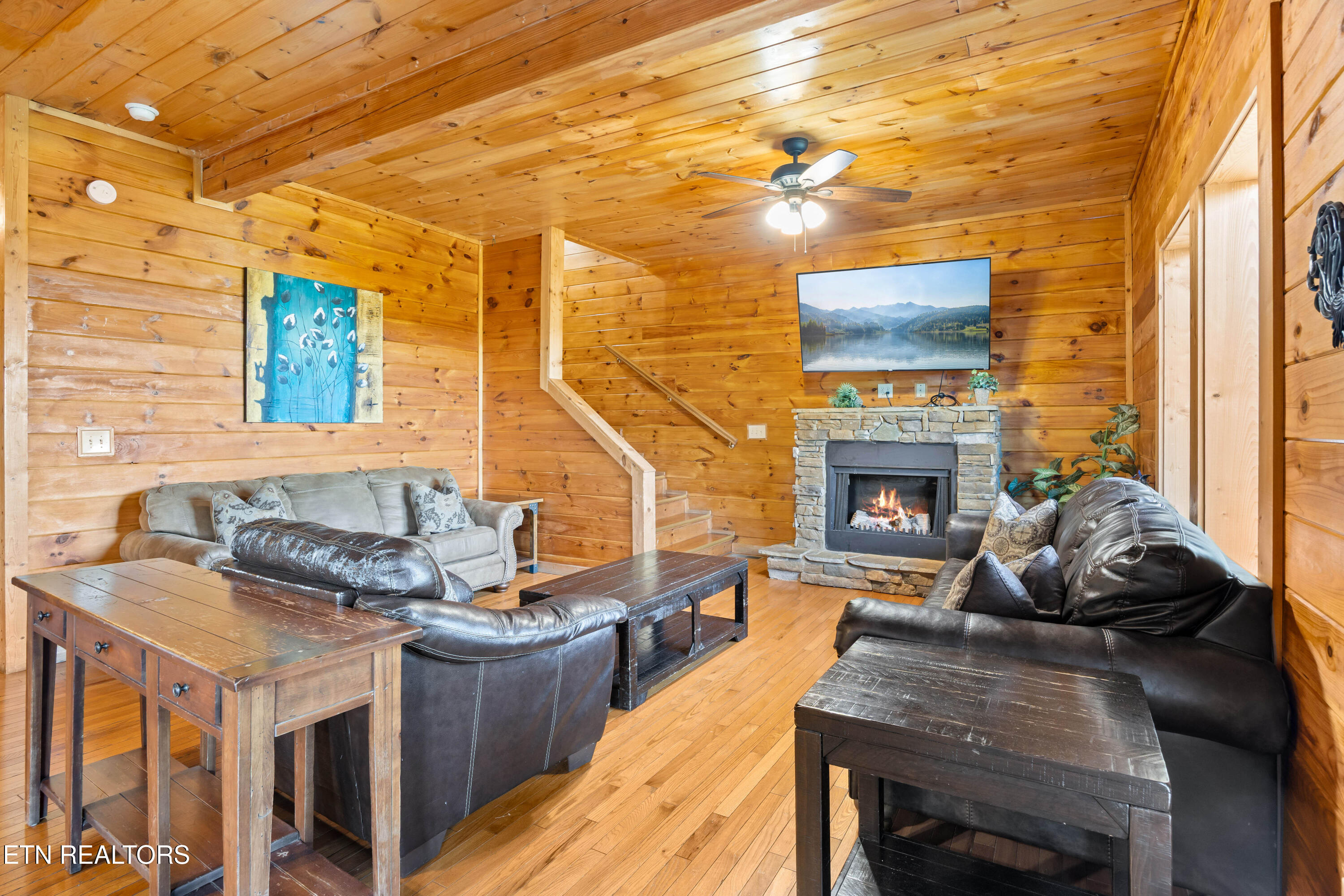 950 Black Bear Cub Way Sevierville TN 37862