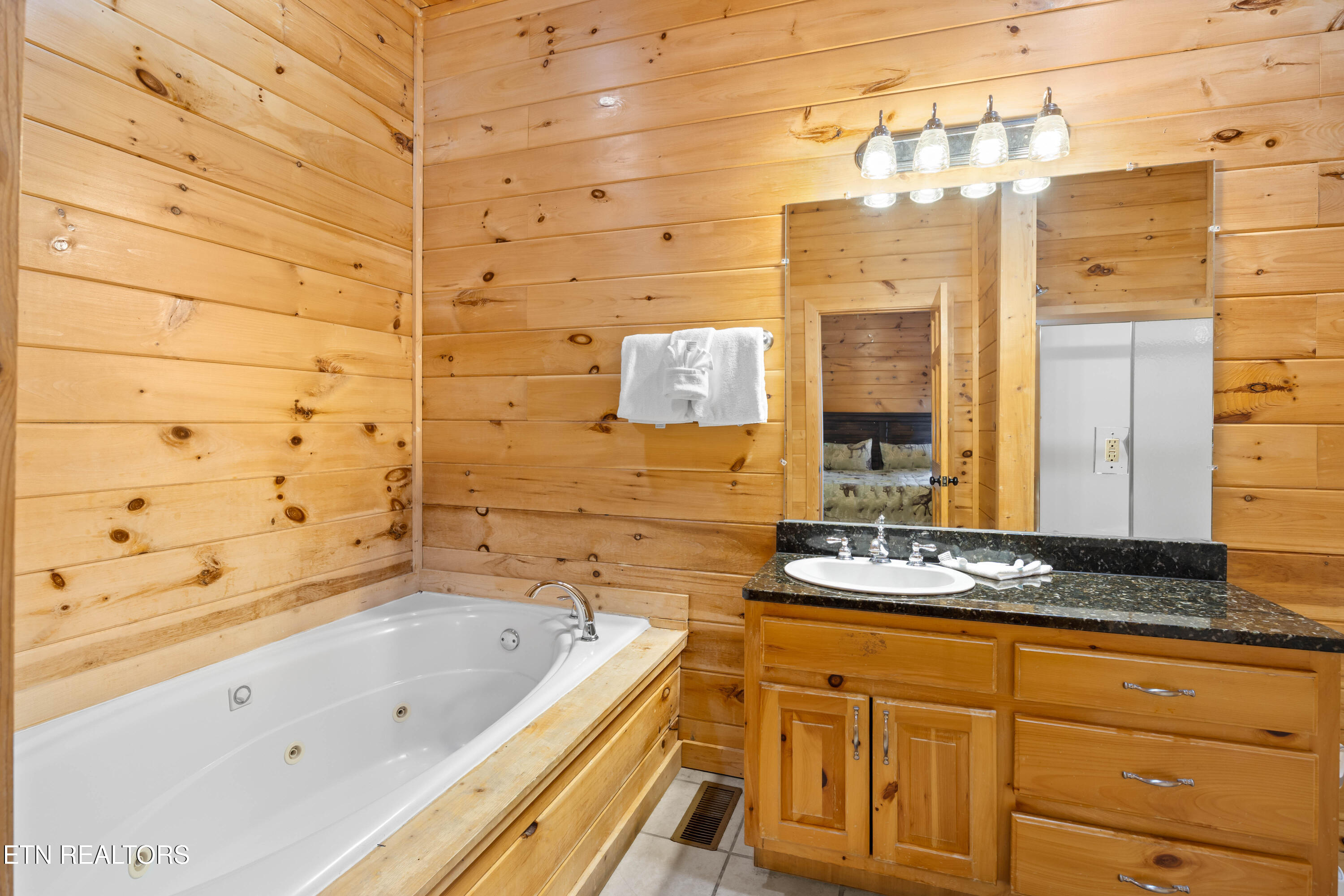 950 Black Bear Cub Way Sevierville TN 37862