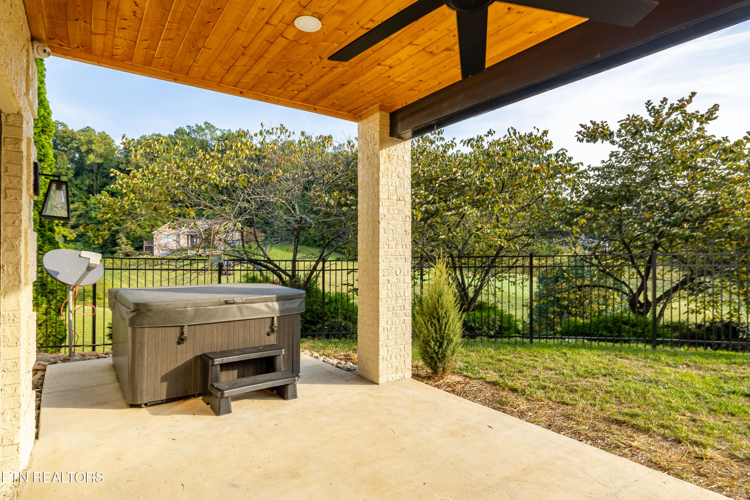 225 Bobwhite Trail Sevierville TN 37876