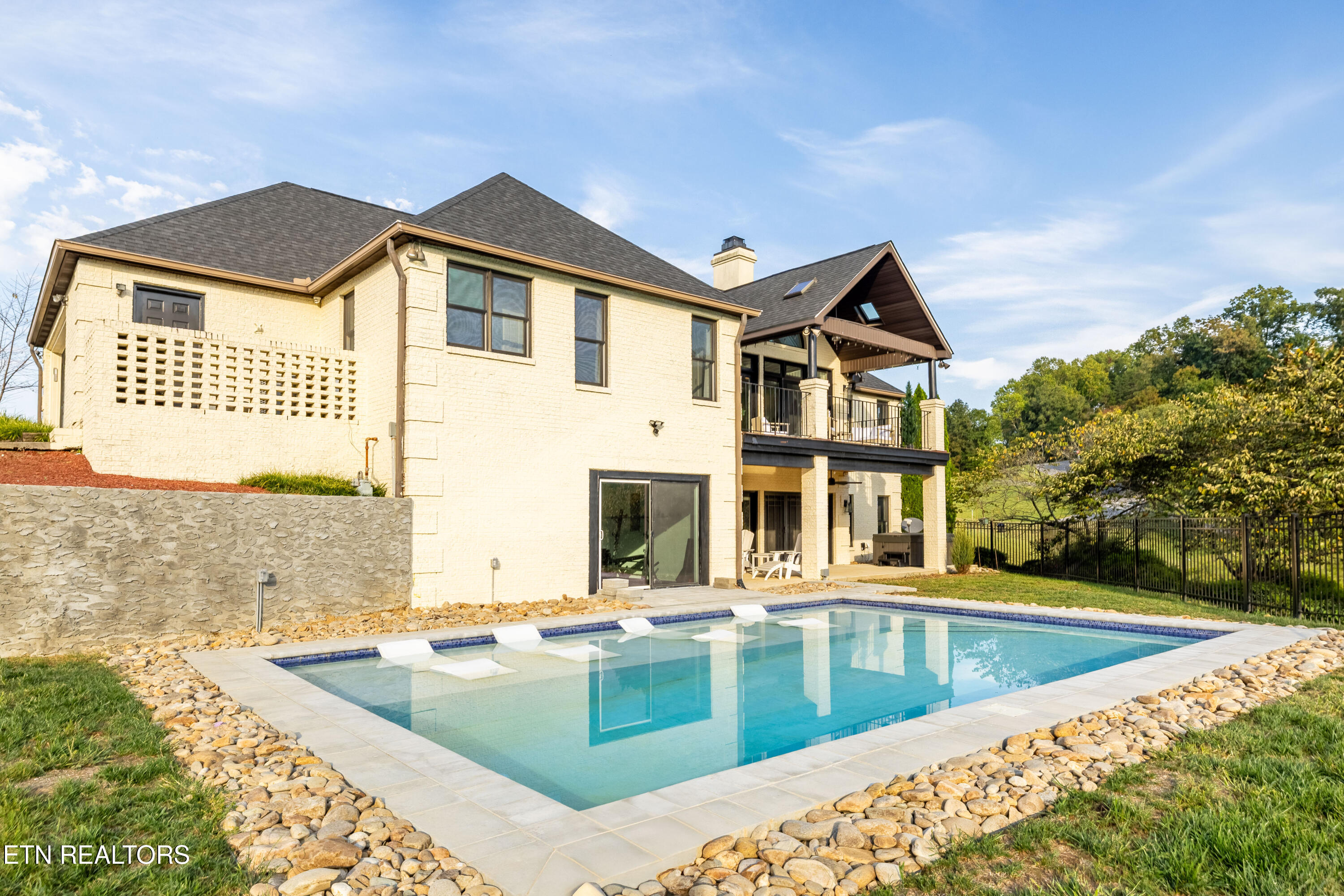 225 Bobwhite Trail Sevierville TN 37876