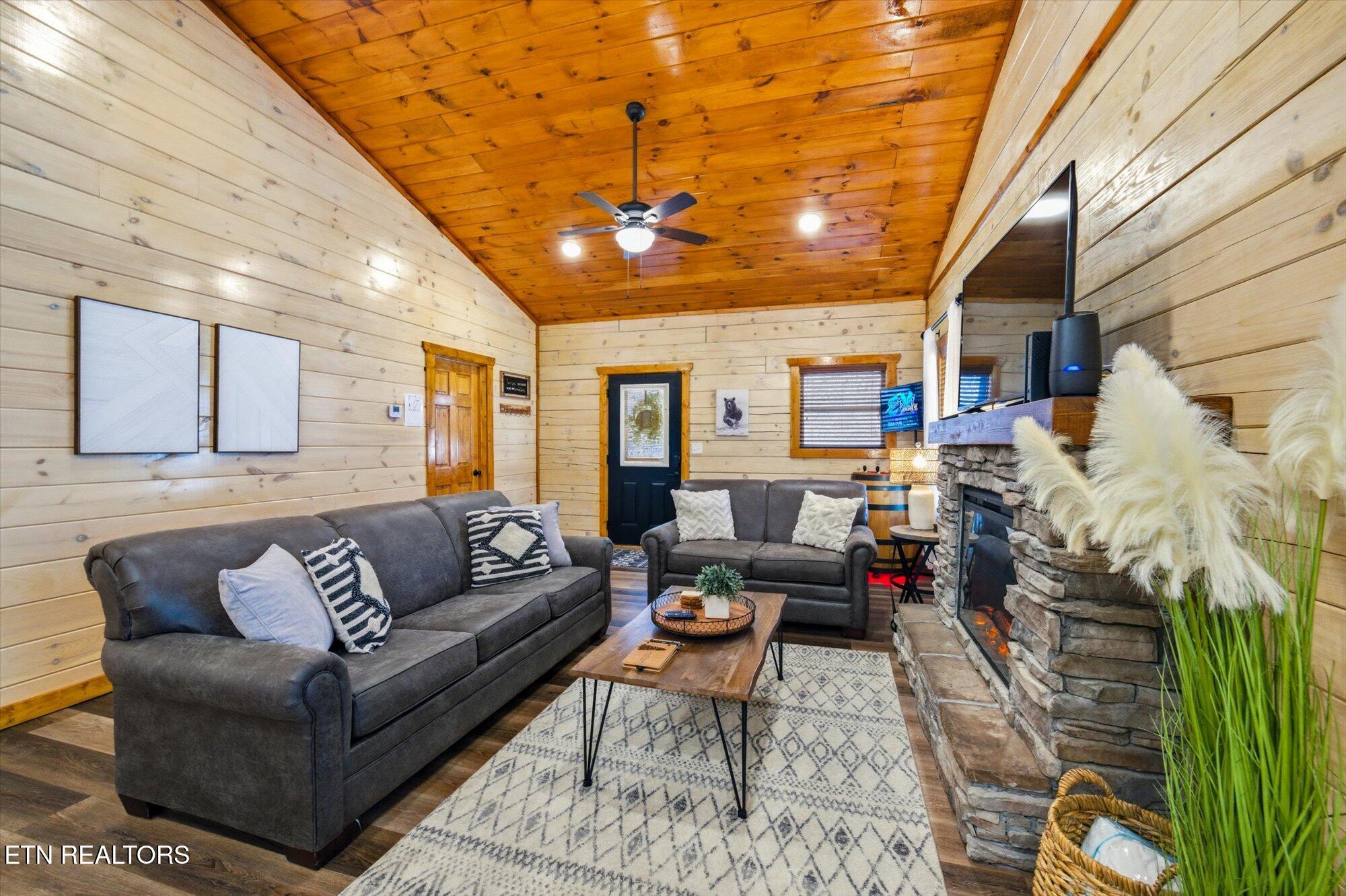 1636 Eagle Springs Road Sevierville TN 37876