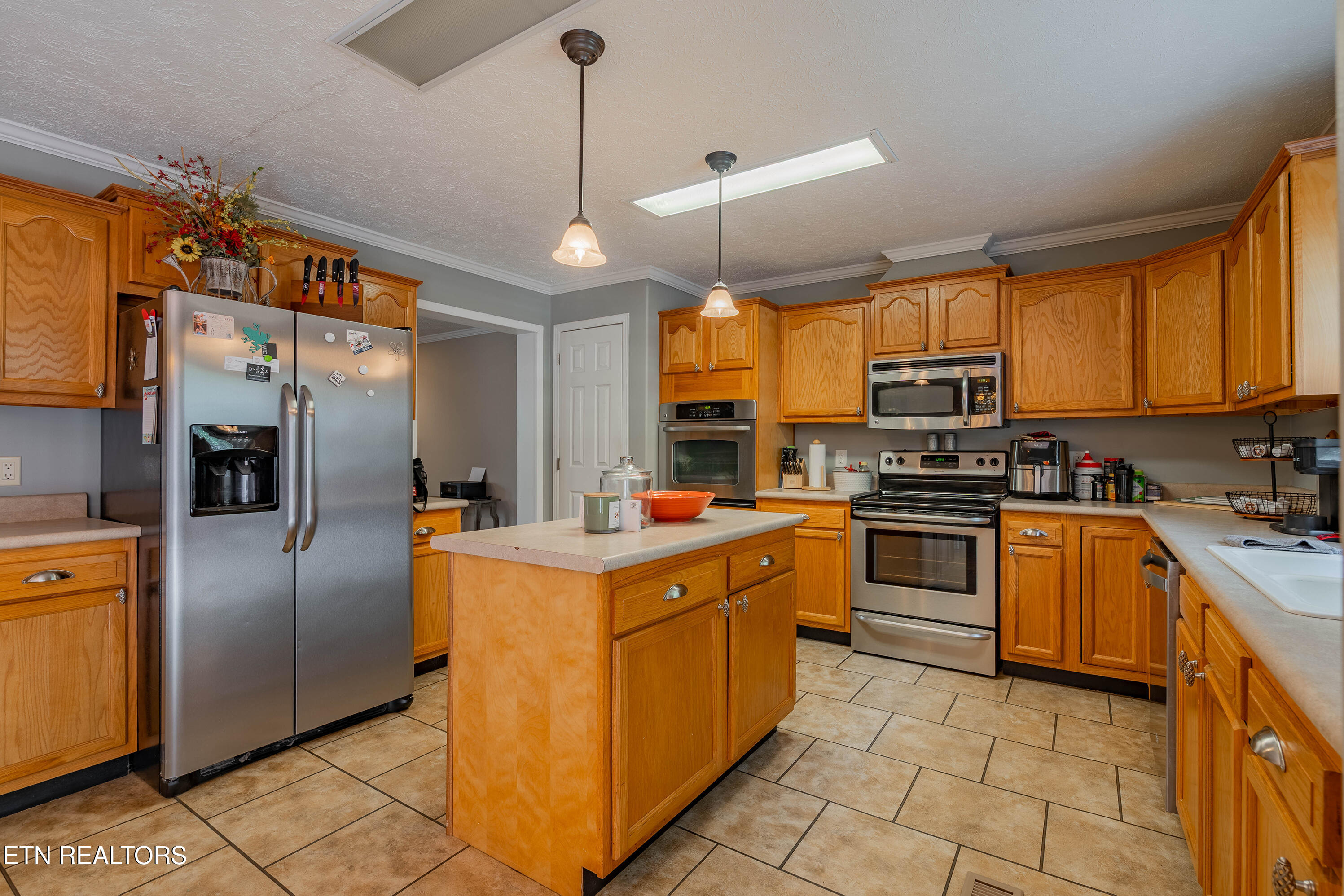 338 Old Clear Branch Lane Rocky Top TN 37769