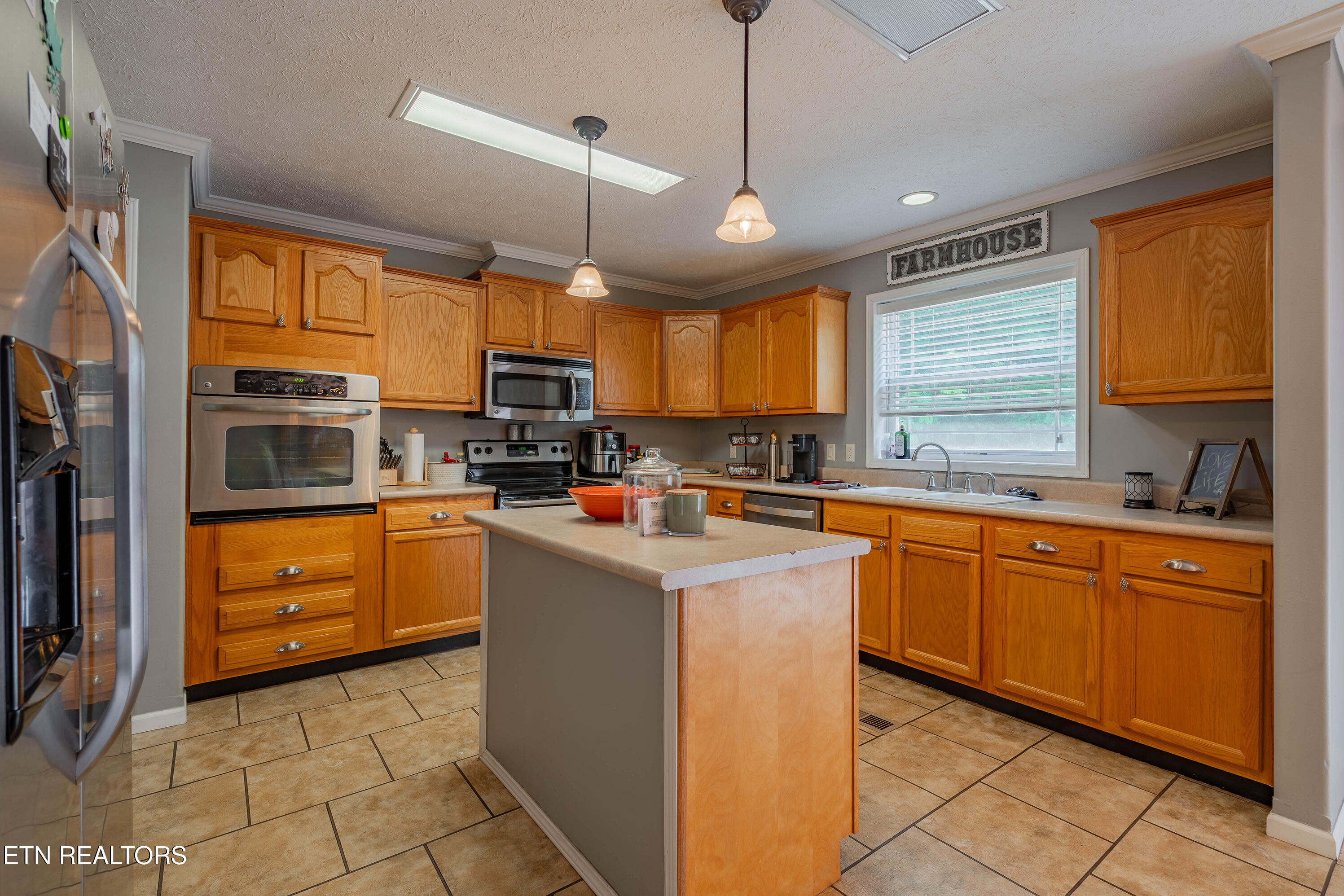 338 Old Clear Branch Lane Rocky Top TN 37769