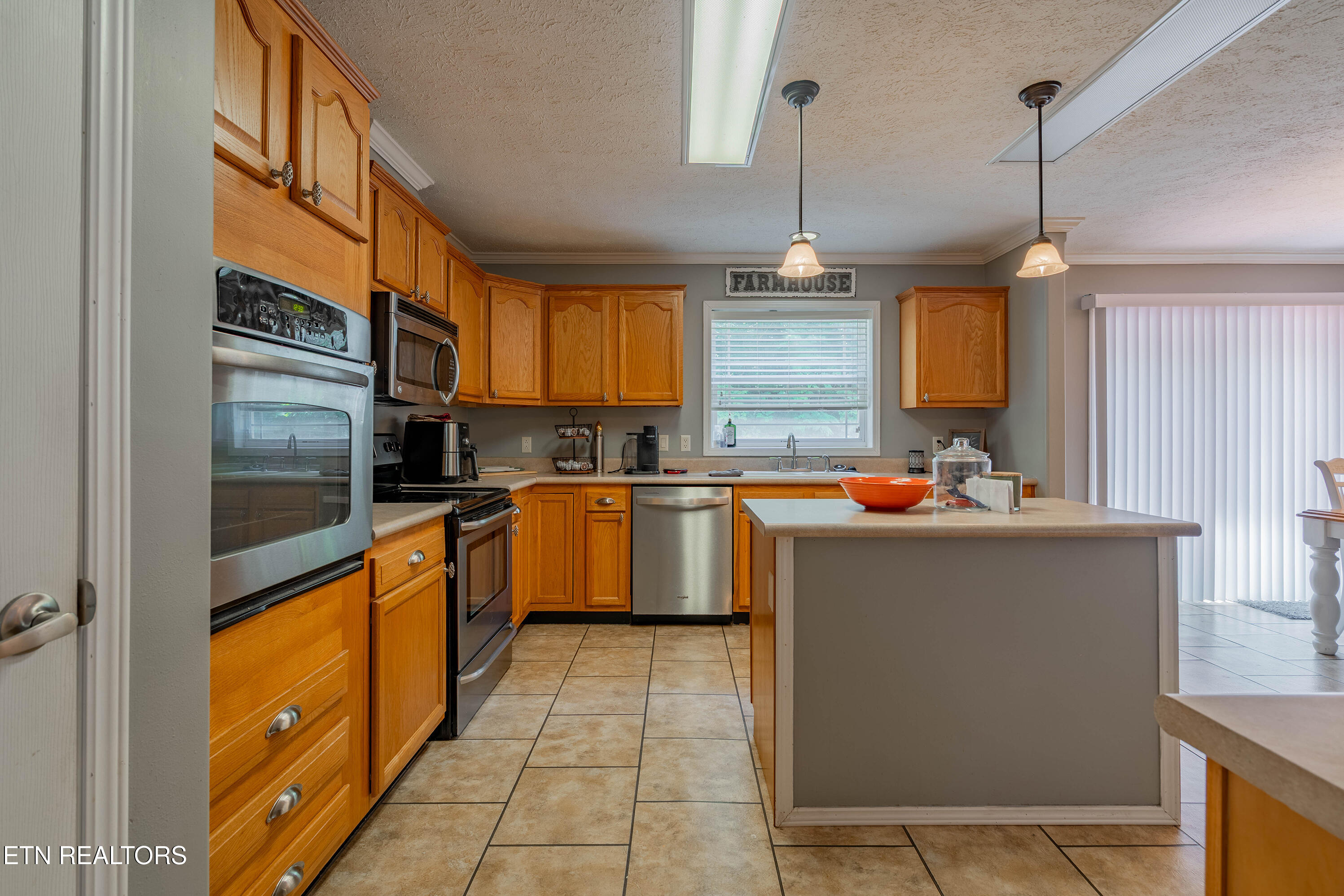 338 Old Clear Branch Lane Rocky Top TN 37769
