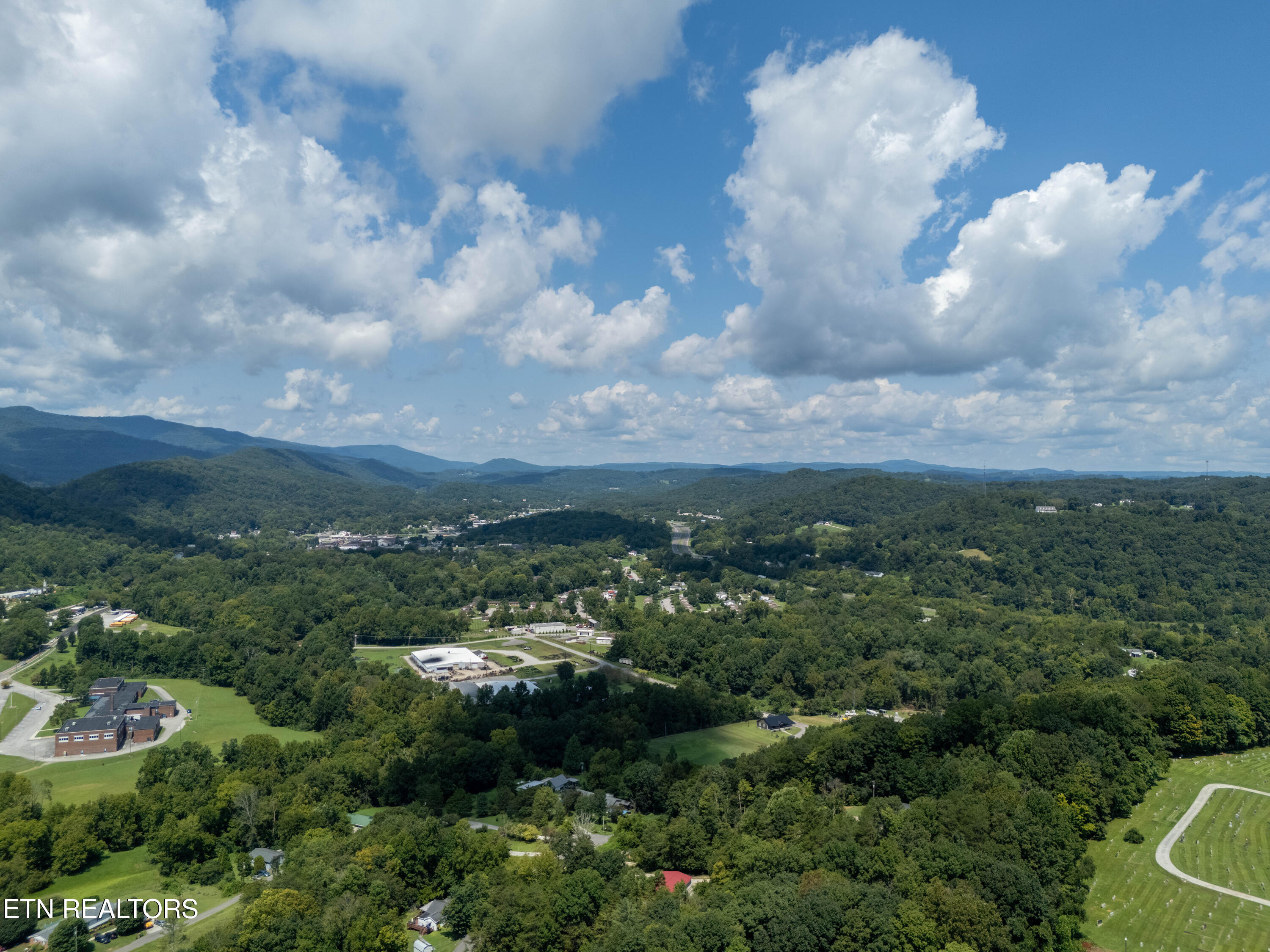 338 Old Clear Branch Lane Rocky Top TN 37769