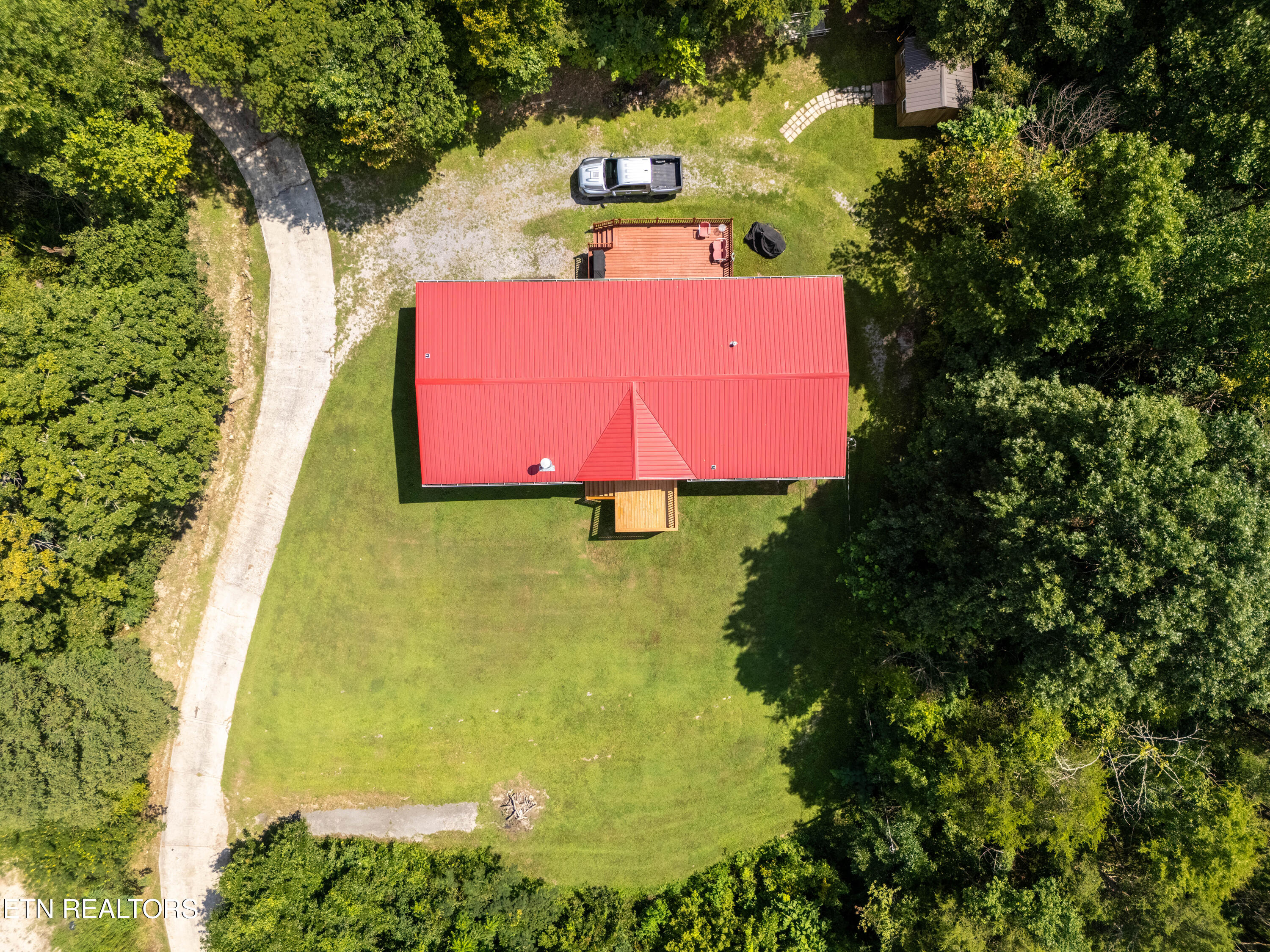 338 Old Clear Branch Lane Rocky Top TN 37769