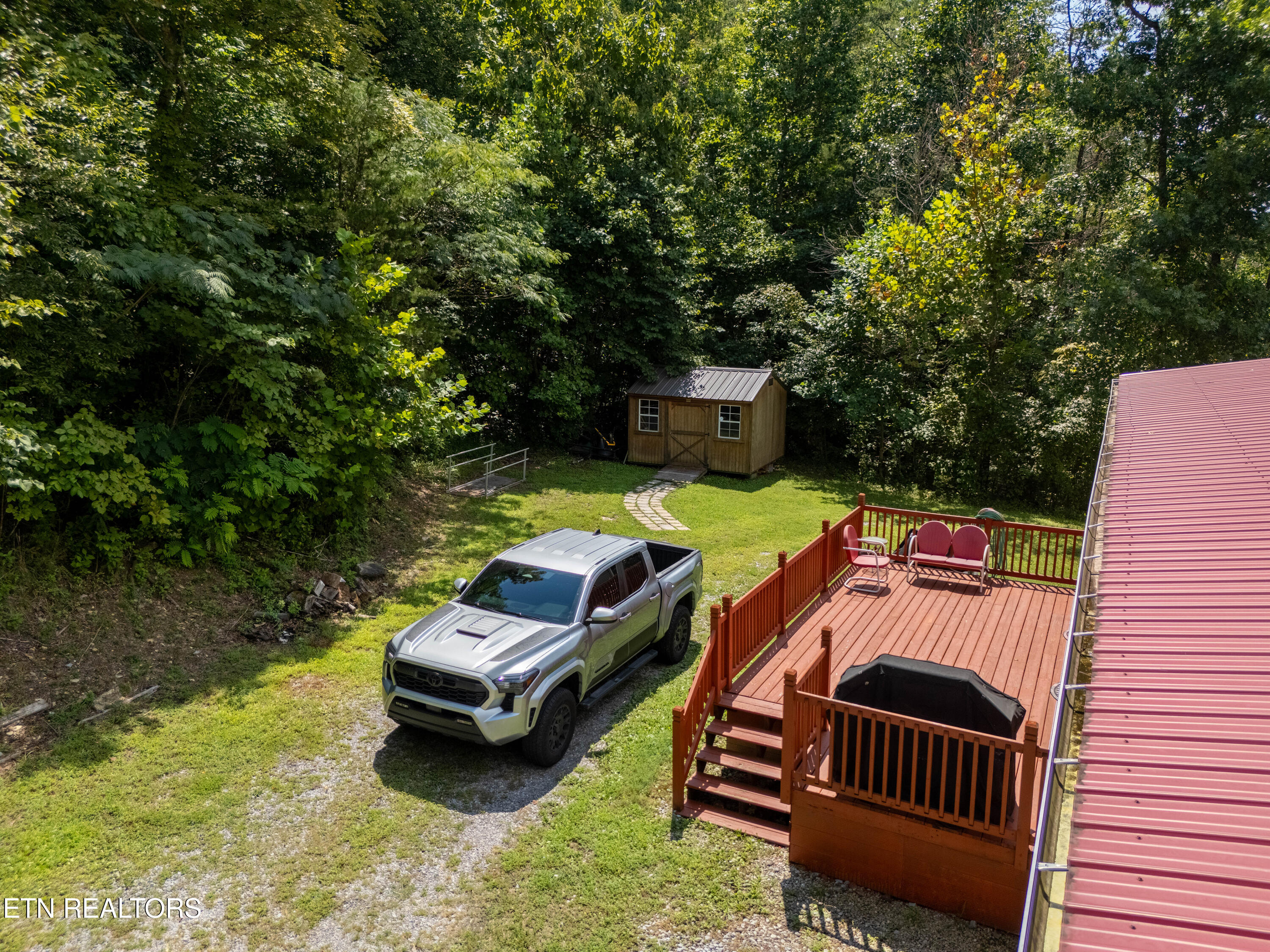 338 Old Clear Branch Lane Rocky Top TN 37769