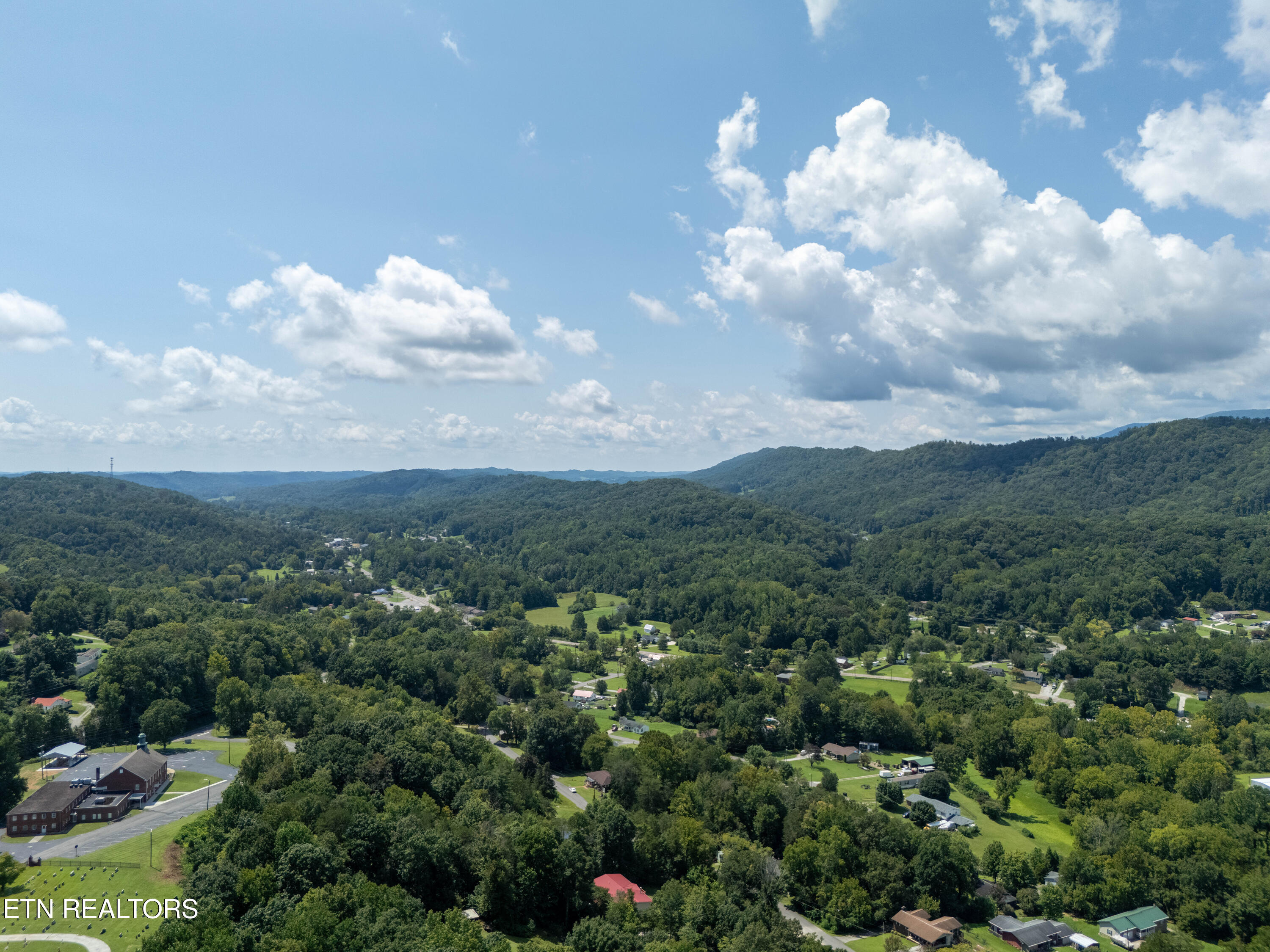 338 Old Clear Branch Lane Rocky Top TN 37769