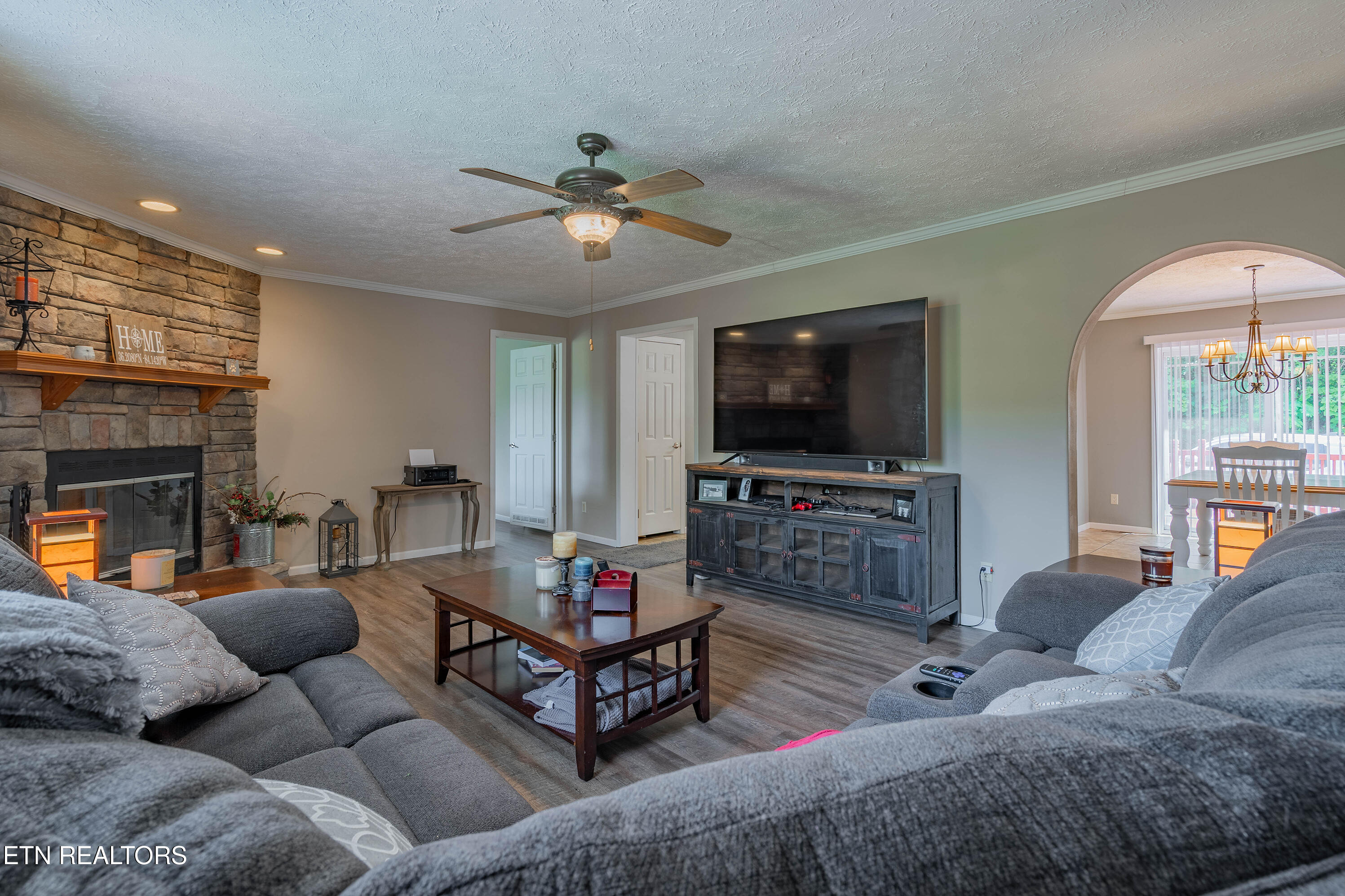 338 Old Clear Branch Lane Rocky Top TN 37769