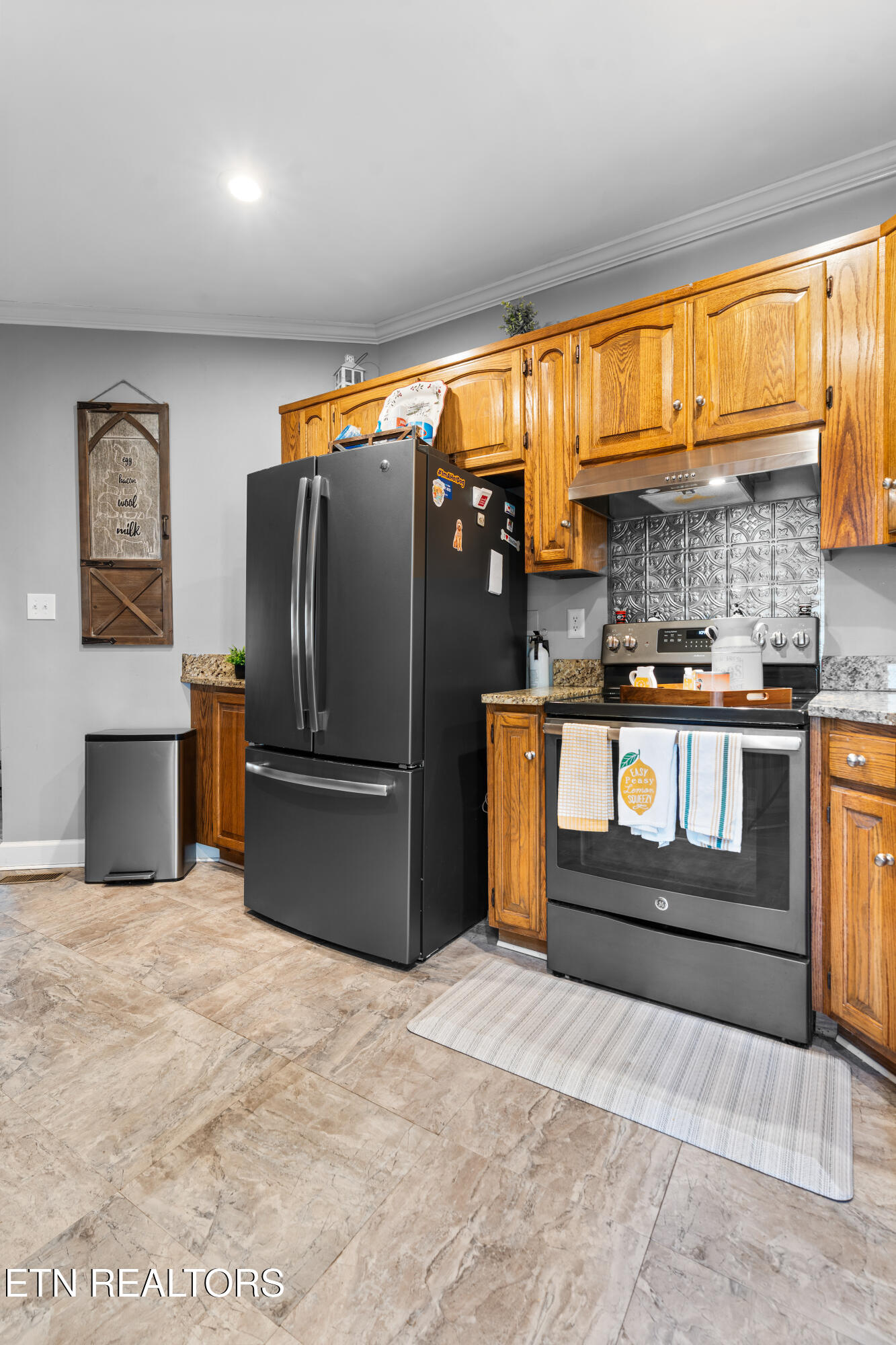 215 NW Hunters Run Circle Cleveland TN 37312