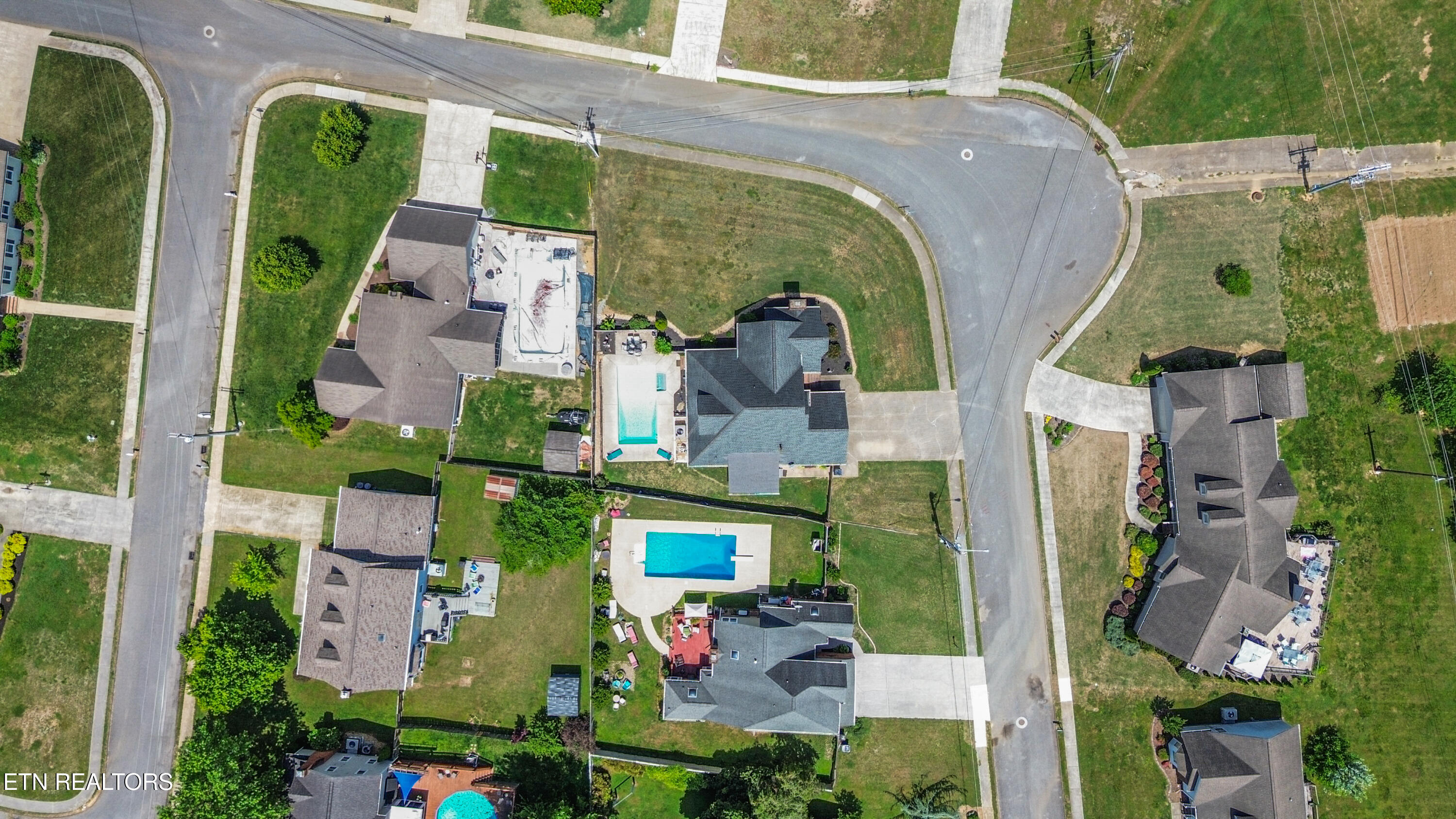 215 NW Hunters Run Circle Cleveland TN 37312