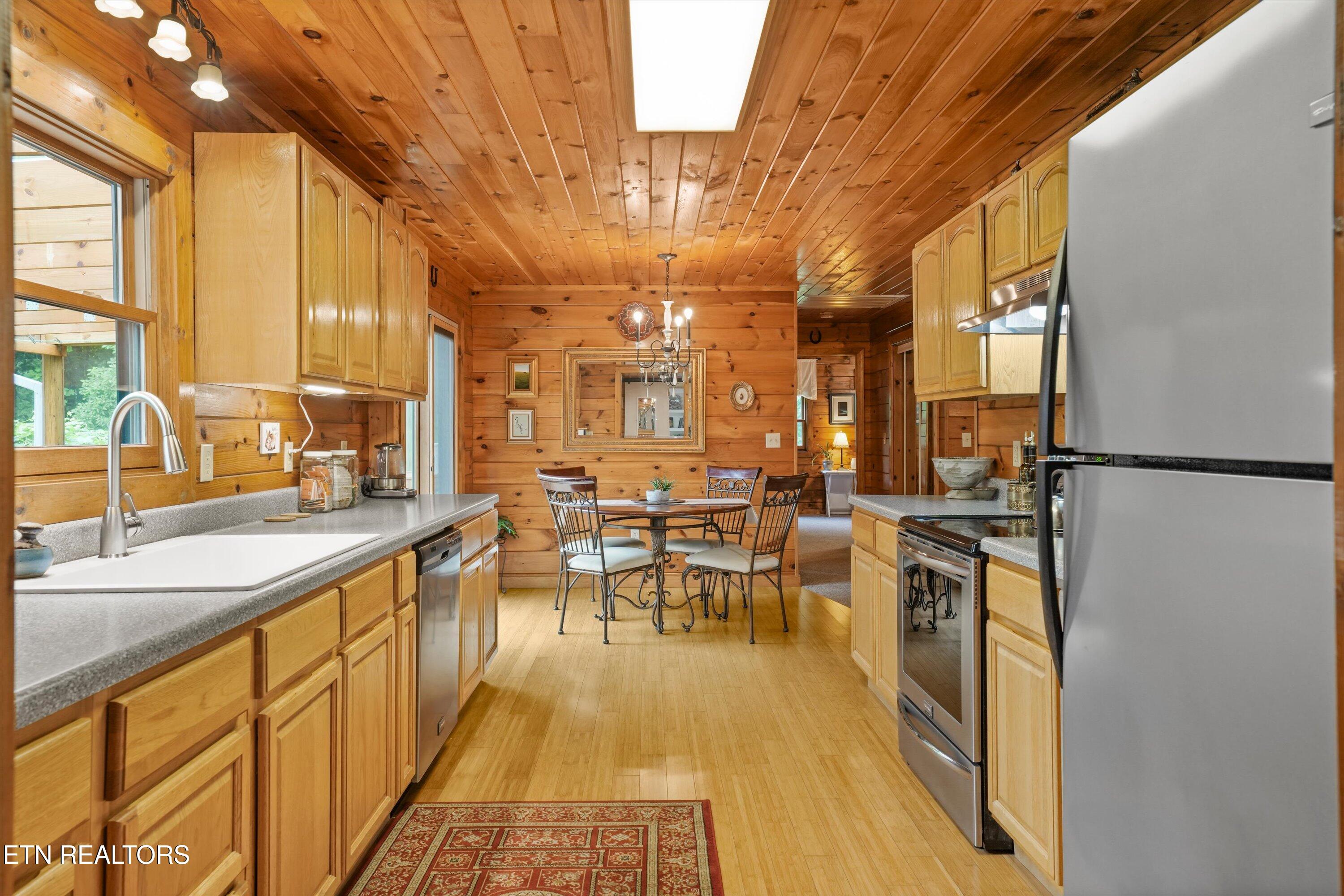 7043 Dogwood Road Grandview TN 37337